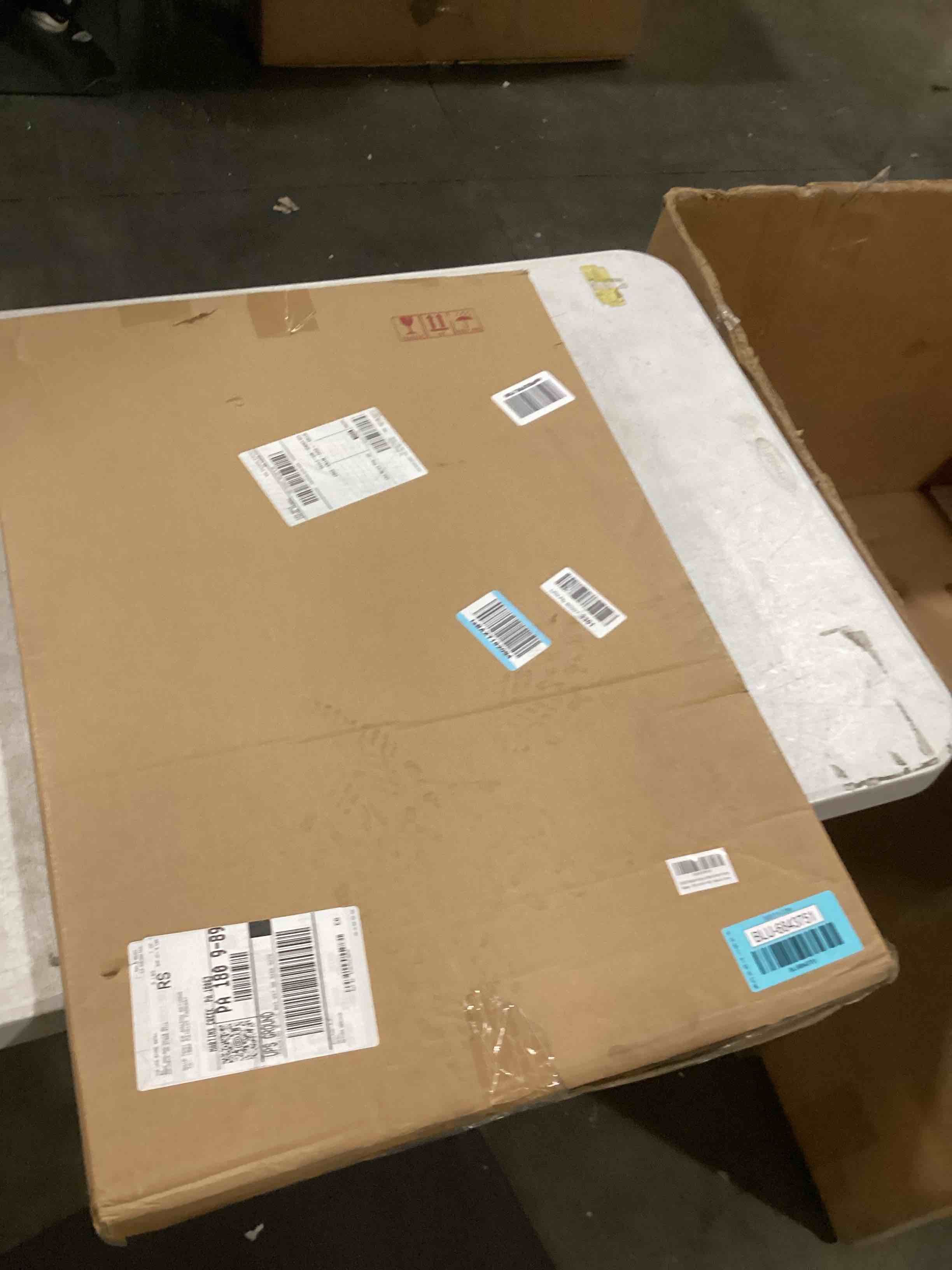 https://s3.amazonaws.com/lotting-images-prod/bidfta/BLU6843751_1729189823478.jpeg