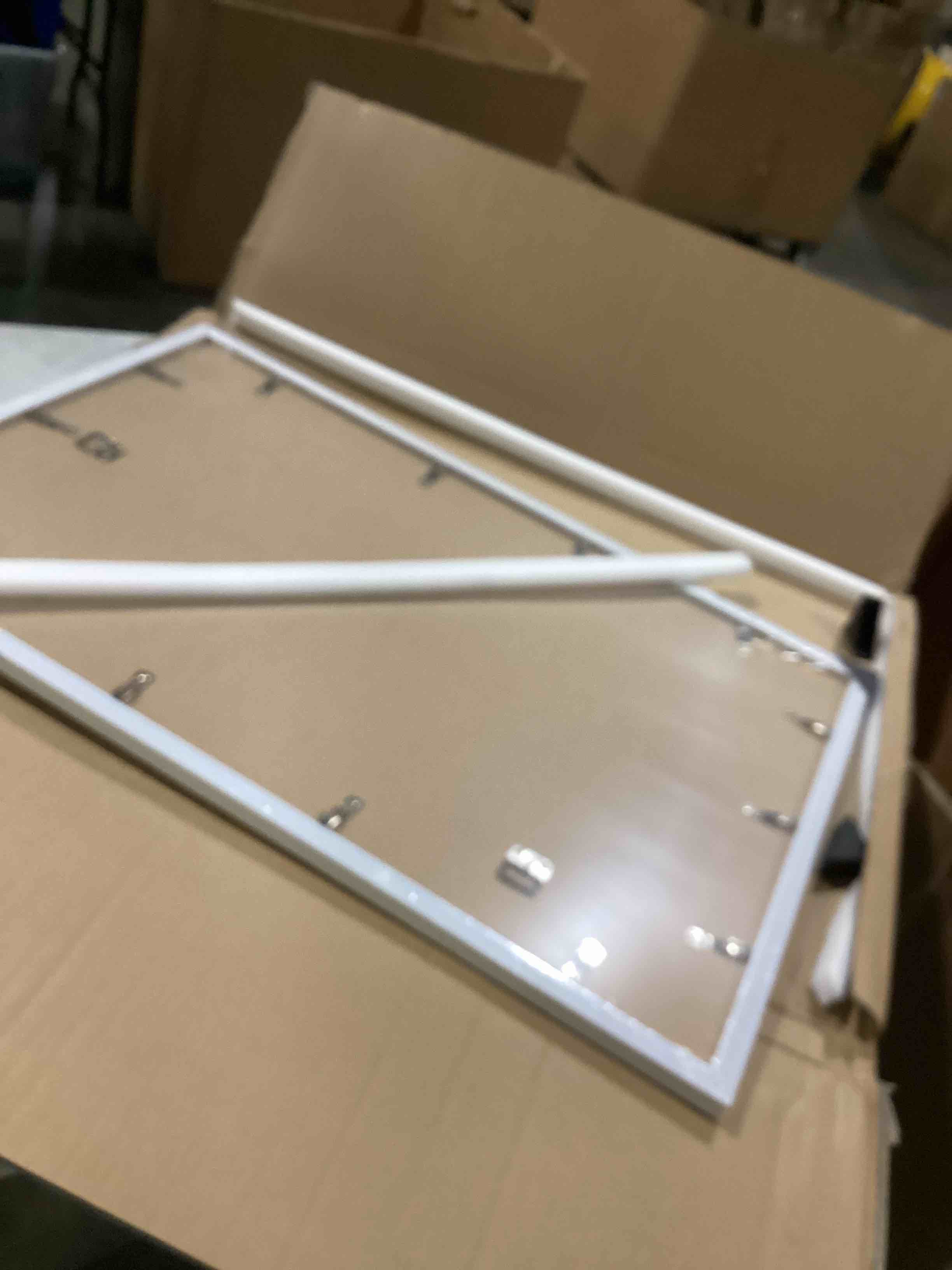 https://s3.amazonaws.com/lotting-images-prod/bidfta/BLU6843751_1729189859909.jpeg