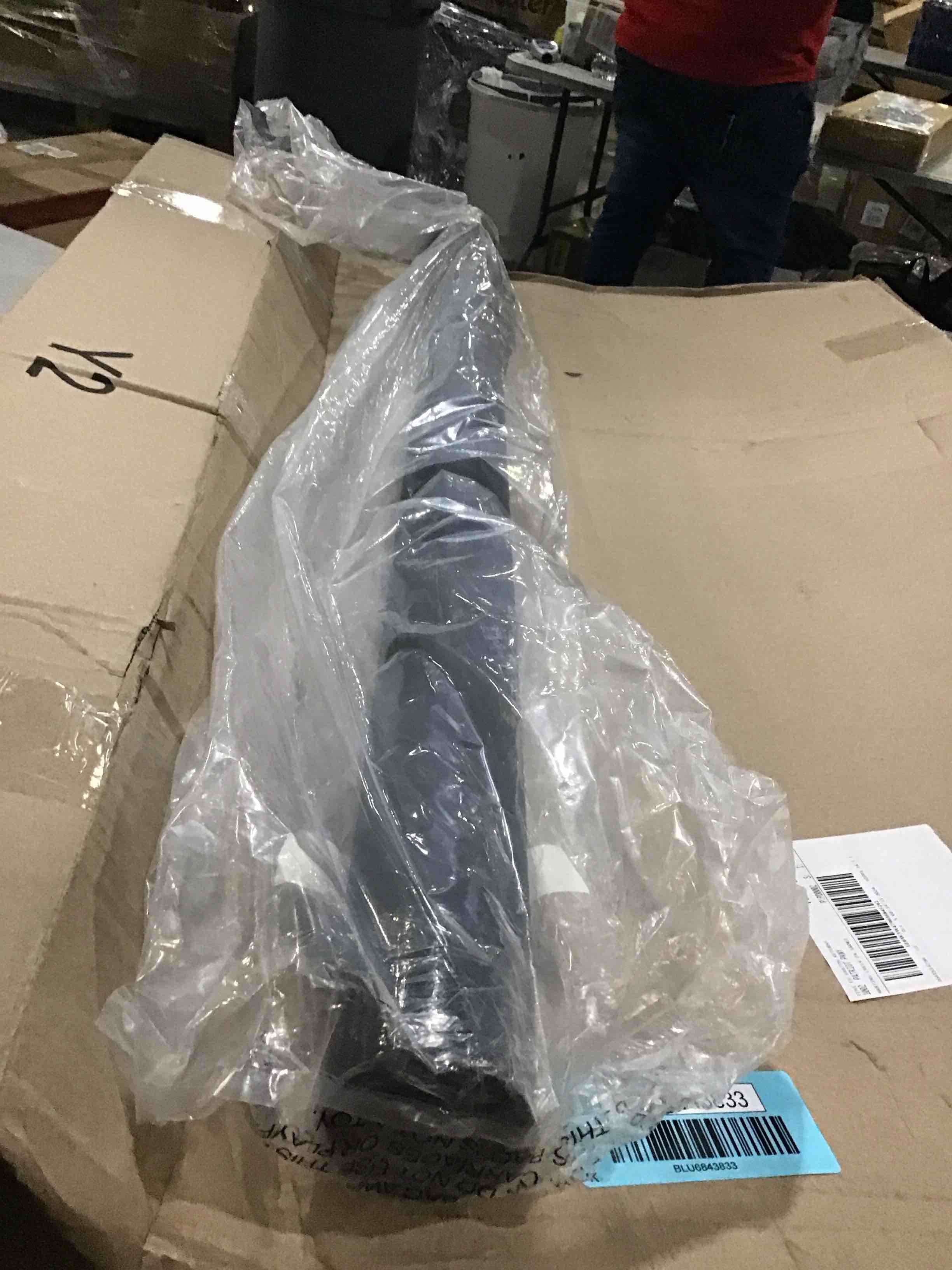https://s3.amazonaws.com/lotting-images-prod/bidfta/BLU6843833_1729264411865.jpeg