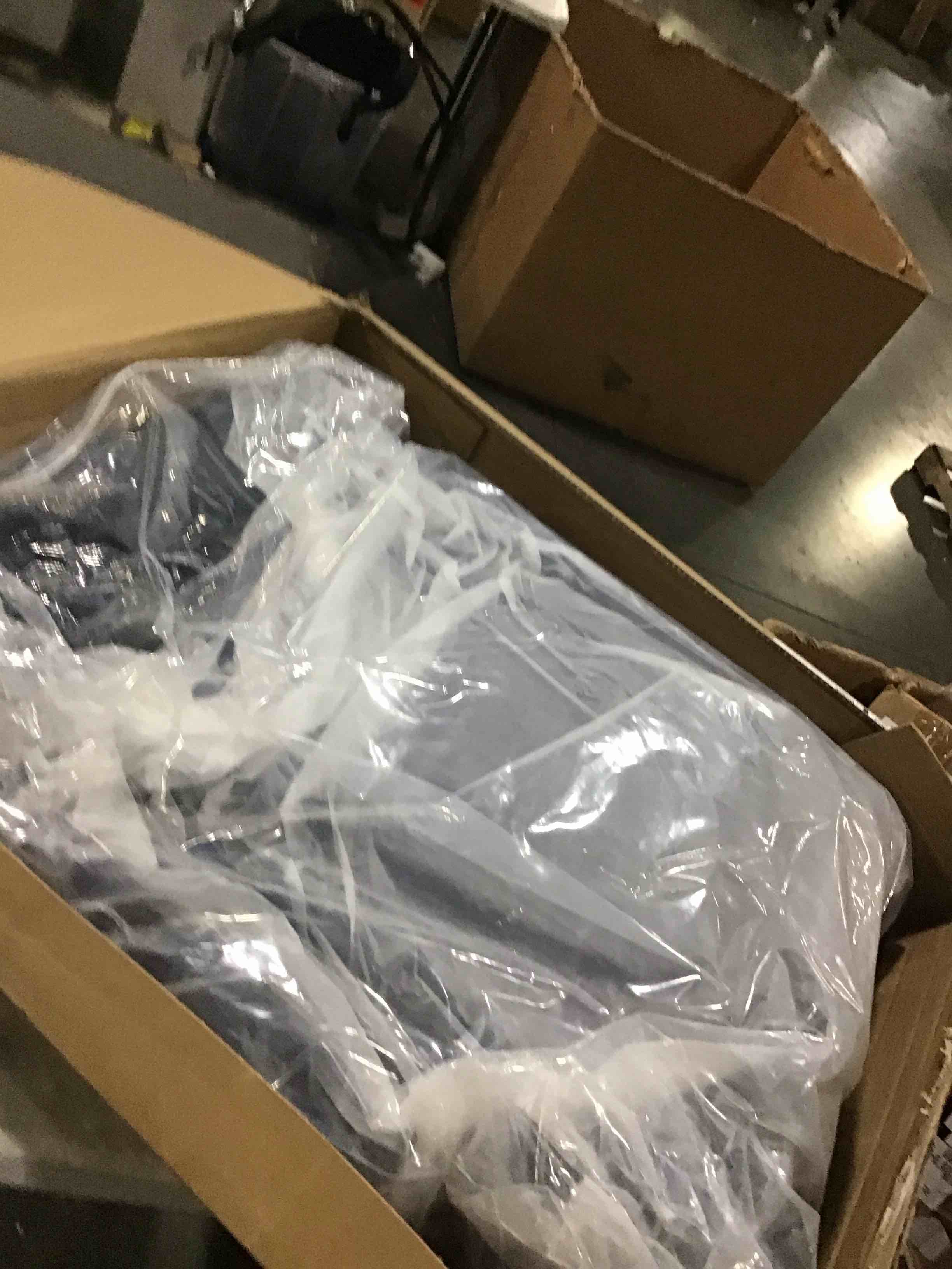 https://s3.amazonaws.com/lotting-images-prod/bidfta/BLU6843864_1729272445590.jpeg