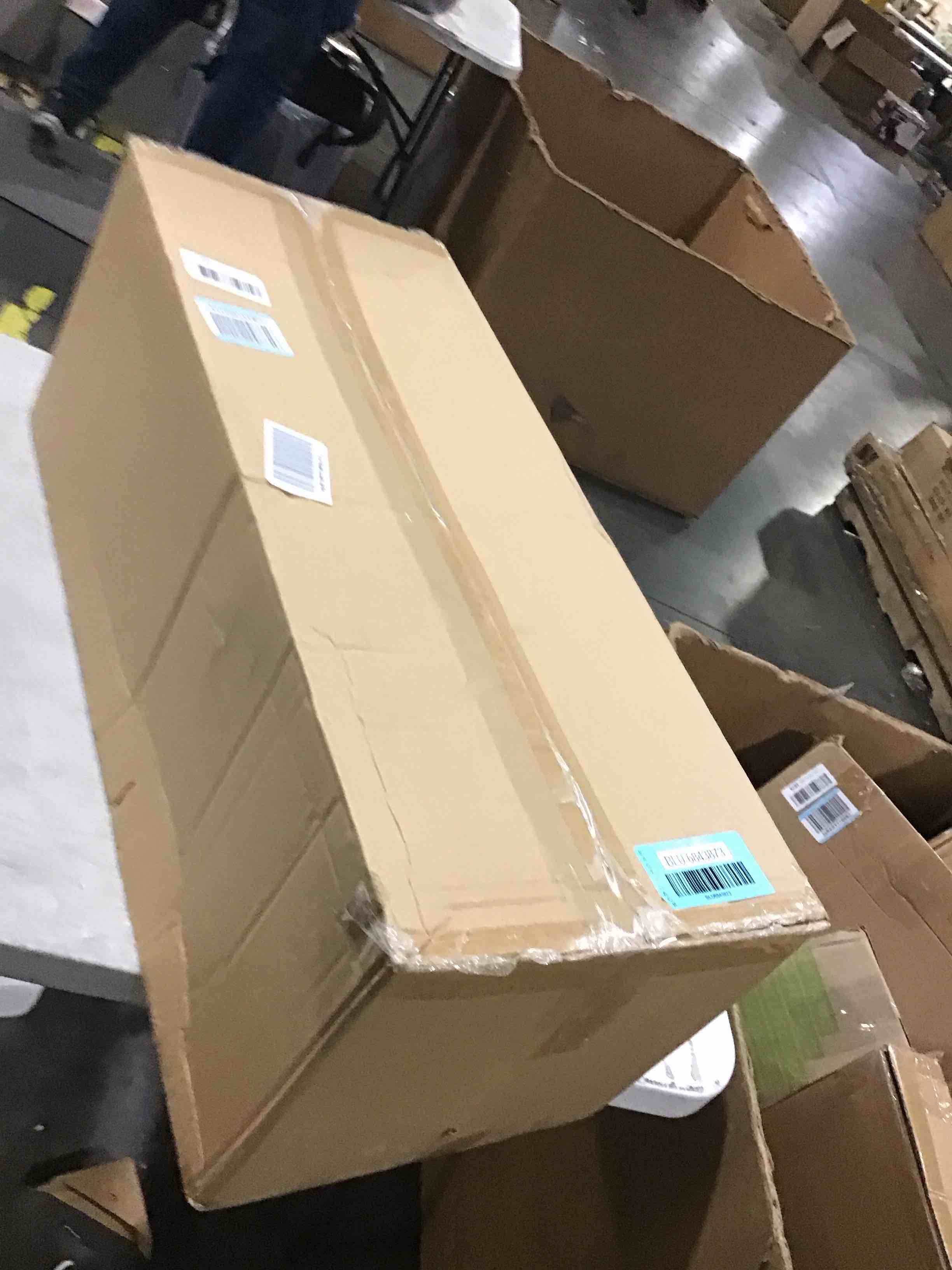 https://s3.amazonaws.com/lotting-images-prod/bidfta/BLU6843873_1729273764971.jpeg