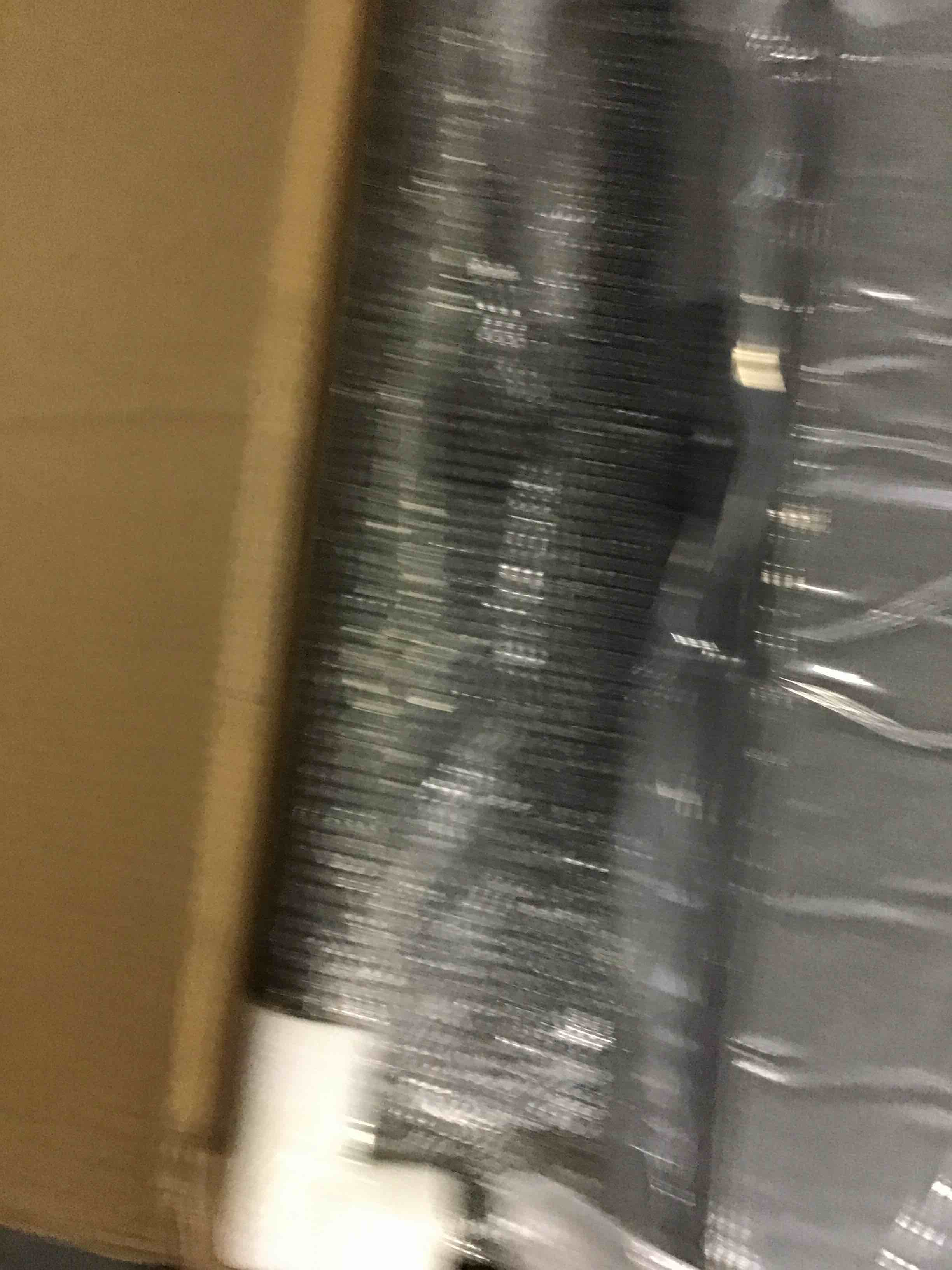https://s3.amazonaws.com/lotting-images-prod/bidfta/BLU6844135_1729710916852.jpeg