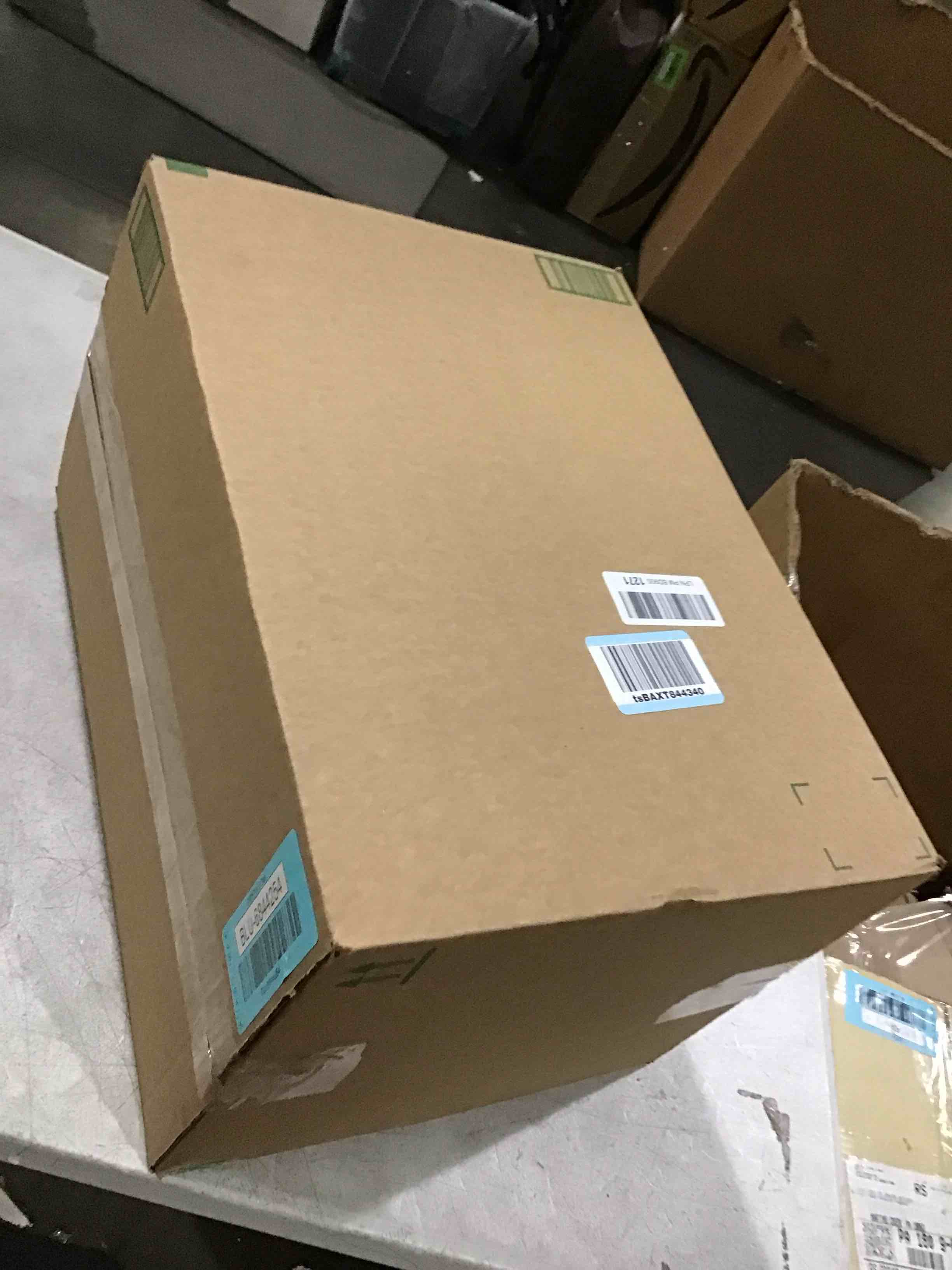 https://s3.amazonaws.com/lotting-images-prod/bidfta/BLU6844254_1729862535453.jpeg