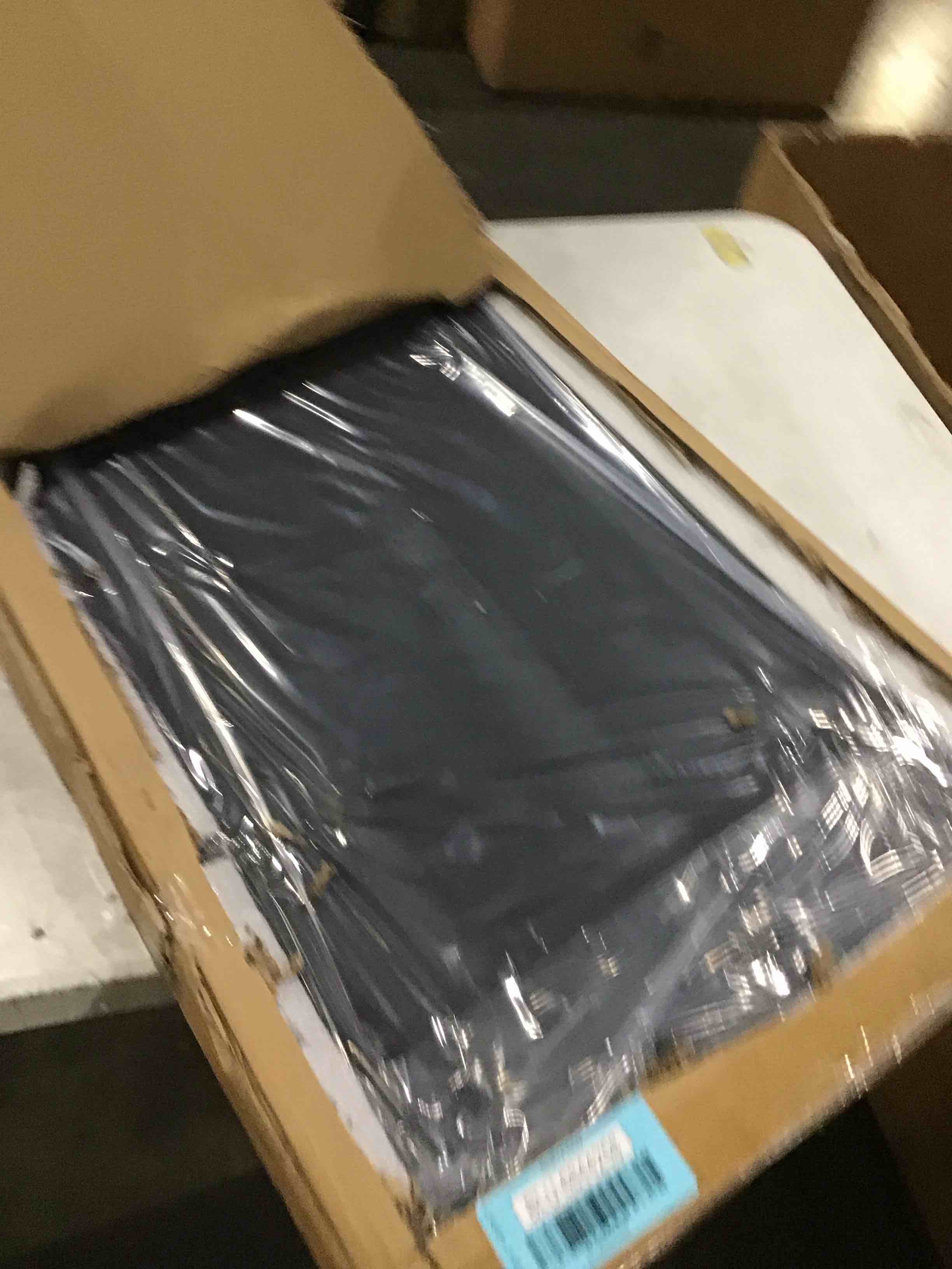https://s3.amazonaws.com/lotting-images-prod/bidfta/BLU6844258_1729862985392.jpeg