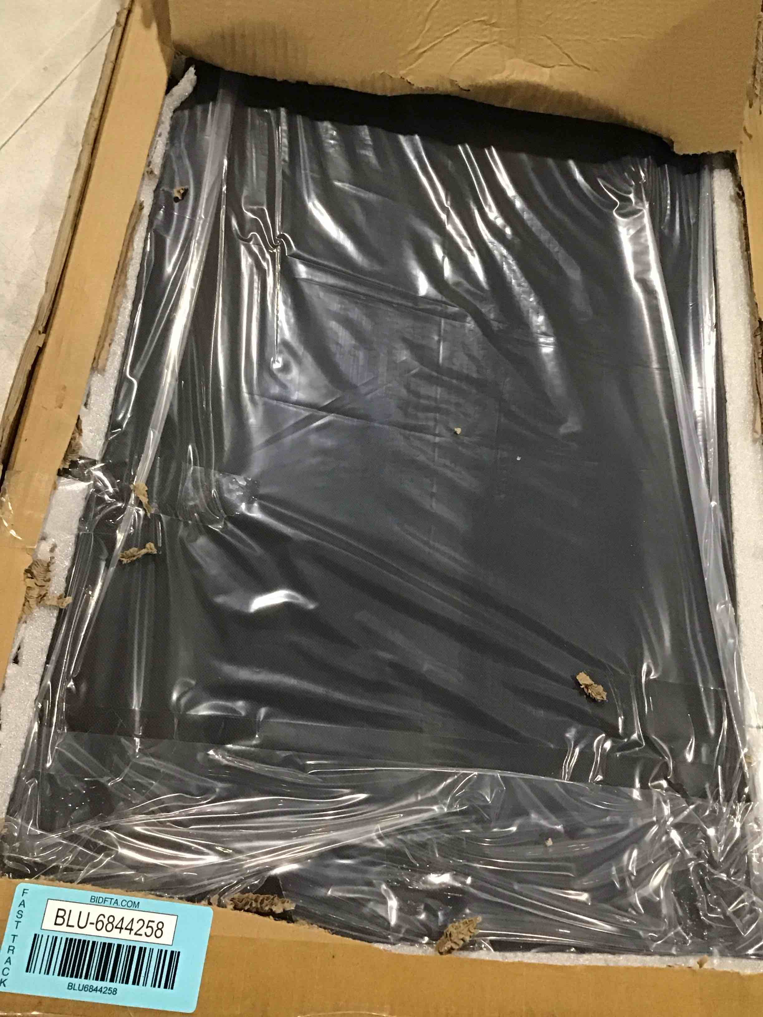 https://s3.amazonaws.com/lotting-images-prod/bidfta/BLU6844258_1729862990423.jpeg