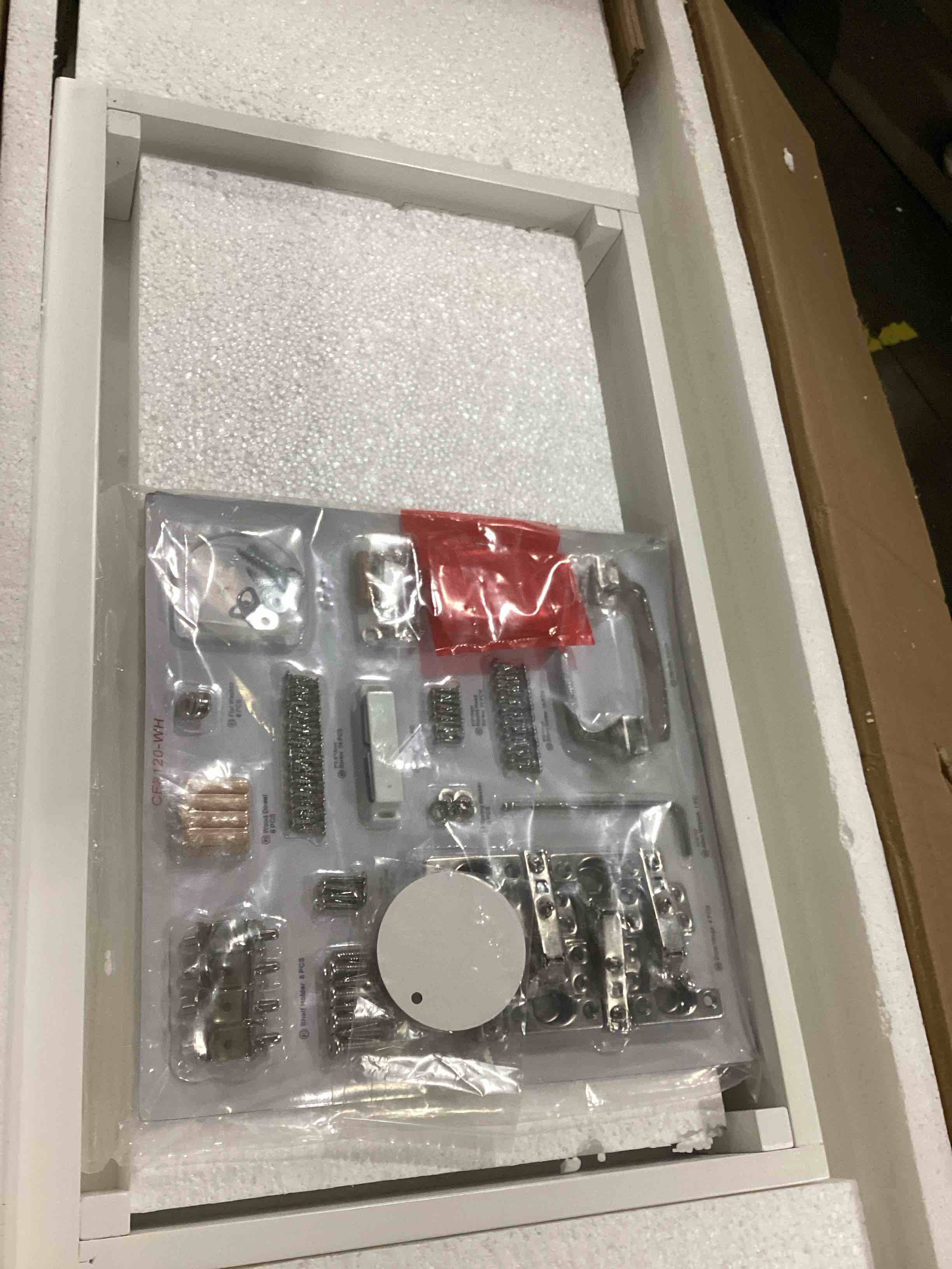 https://s3.amazonaws.com/lotting-images-prod/bidfta/BLU6844296_1730129700501.jpeg