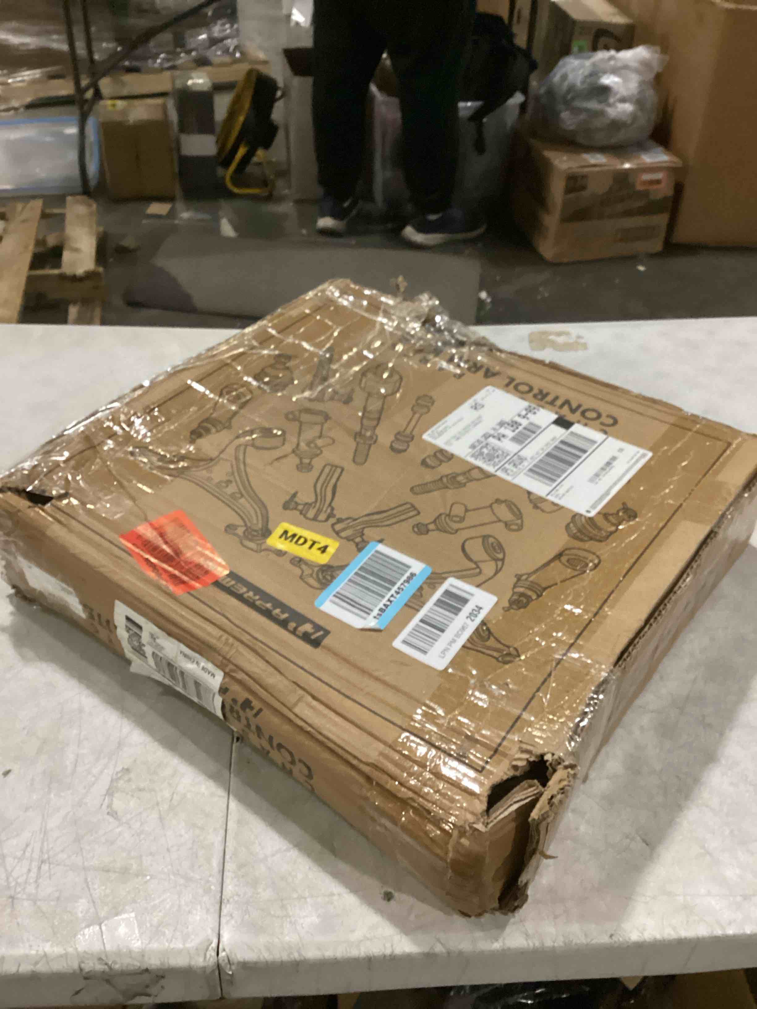 https://s3.amazonaws.com/lotting-images-prod/bidfta/BLU6844334_1730141209553.jpeg