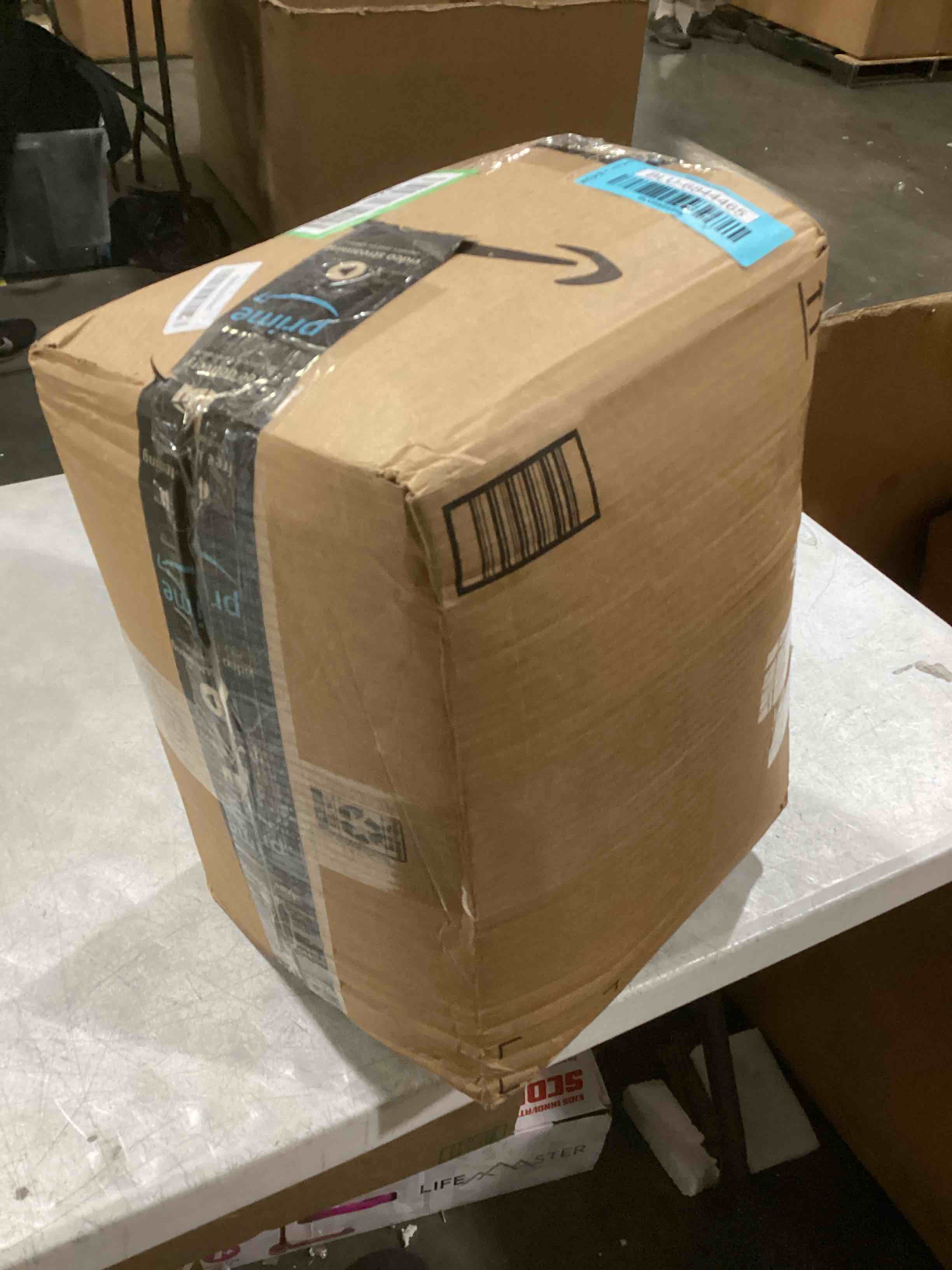 https://s3.amazonaws.com/lotting-images-prod/bidfta/BLU6844465_1730220230842.jpeg
