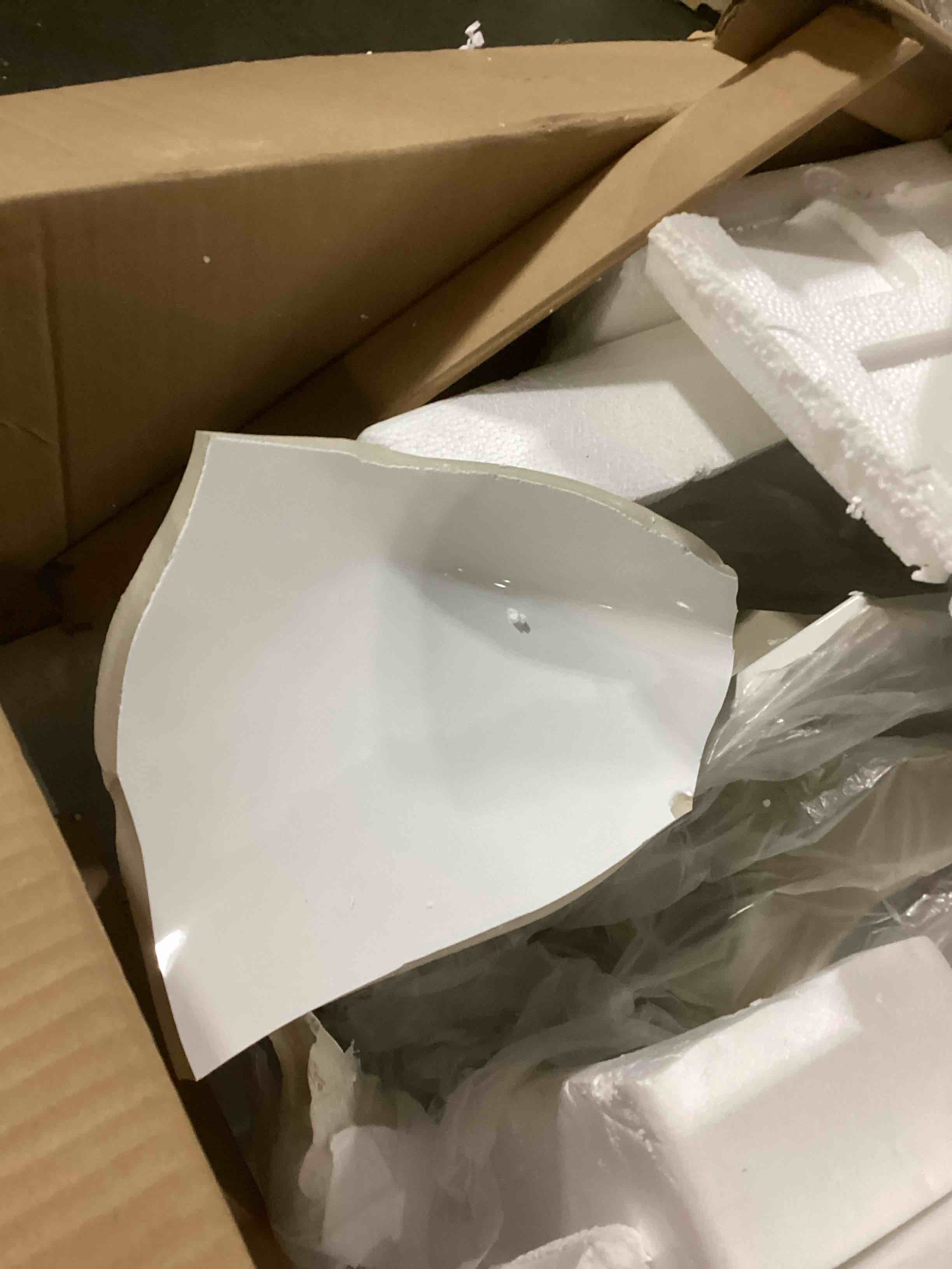 https://s3.amazonaws.com/lotting-images-prod/bidfta/BLU6844508_1730228051055.jpeg