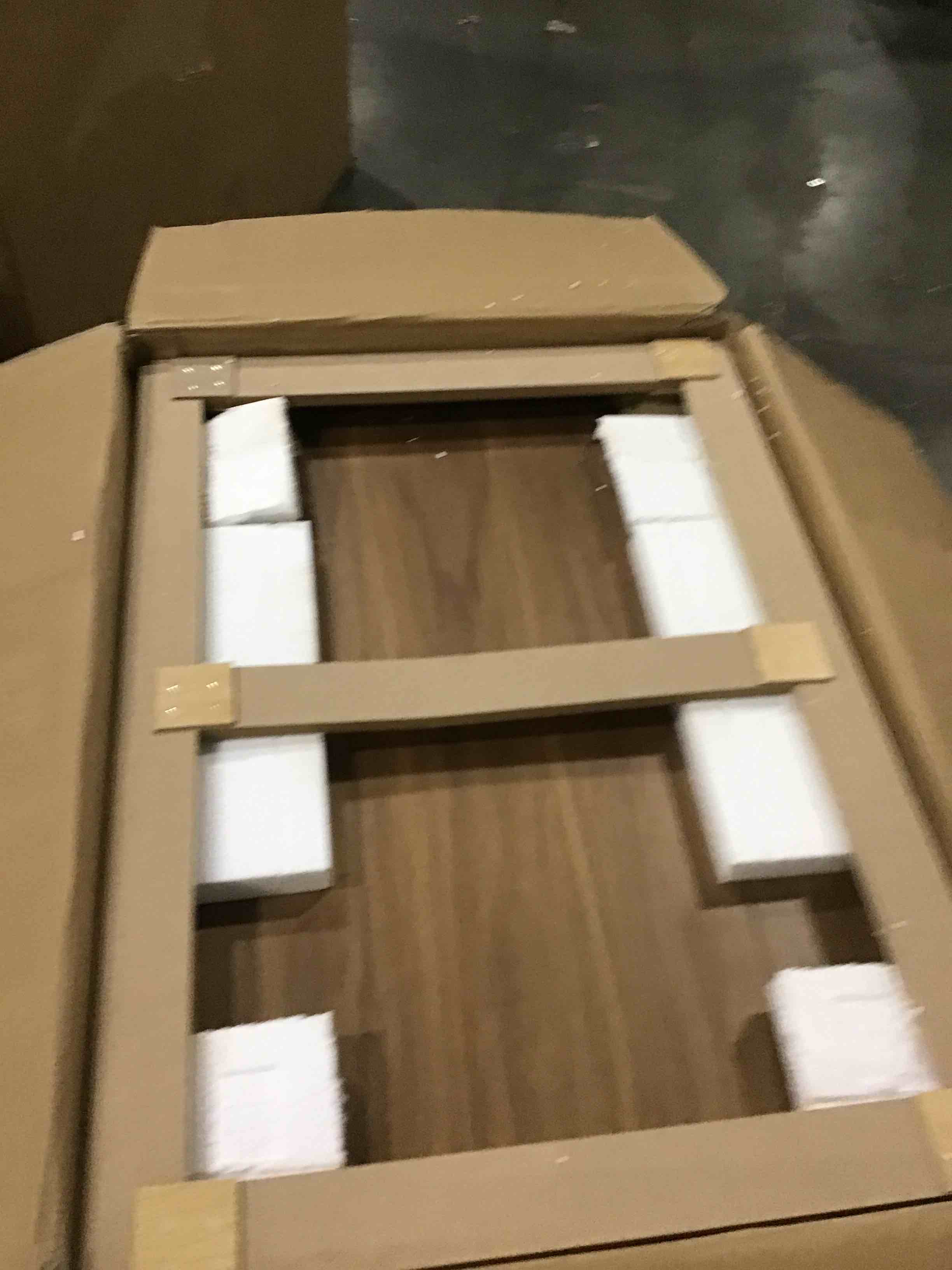 https://s3.amazonaws.com/lotting-images-prod/bidfta/BLU6844543_1730293389513.jpeg