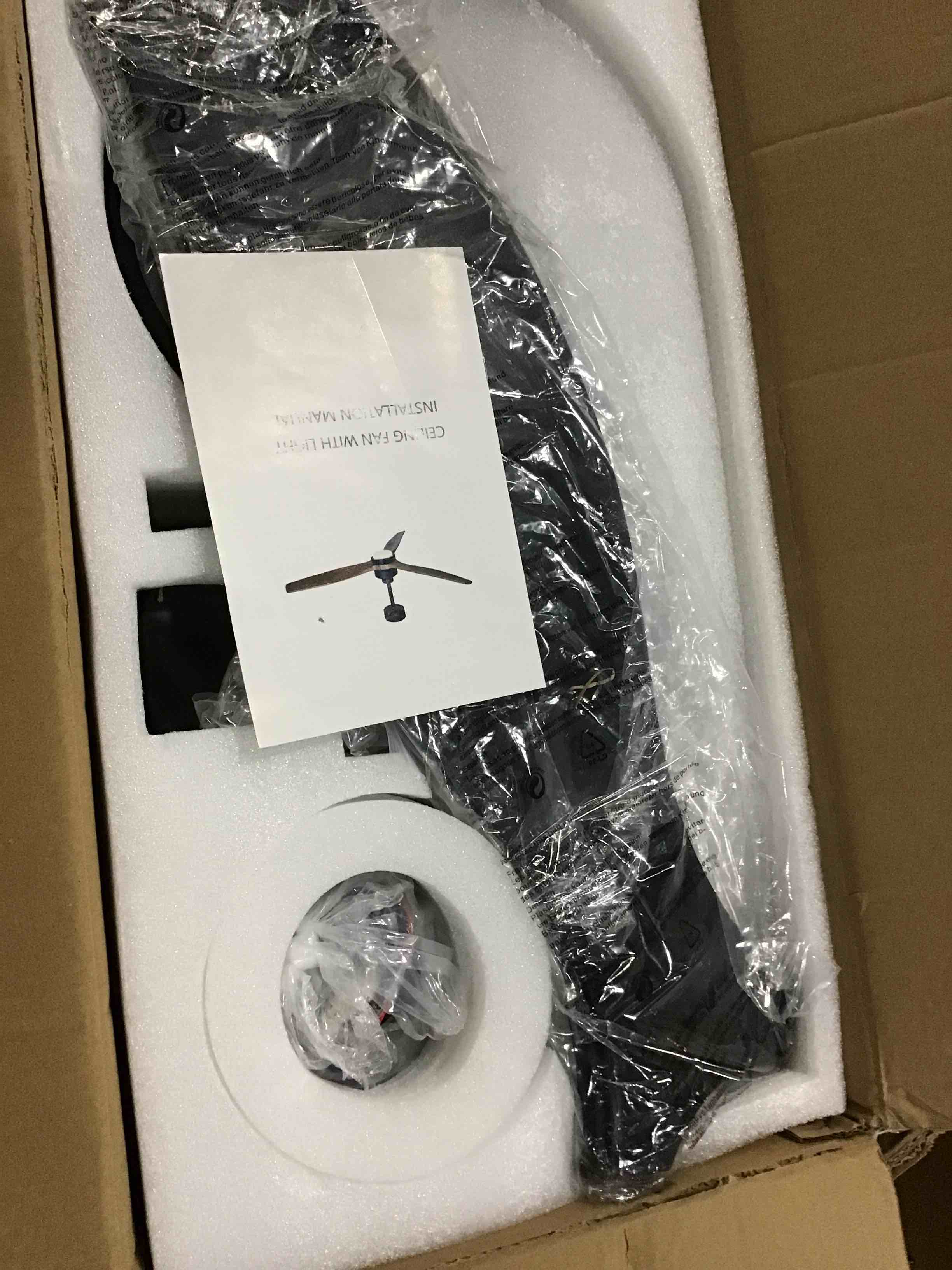 https://s3.amazonaws.com/lotting-images-prod/bidfta/BLU6844554_1730296105165.jpeg