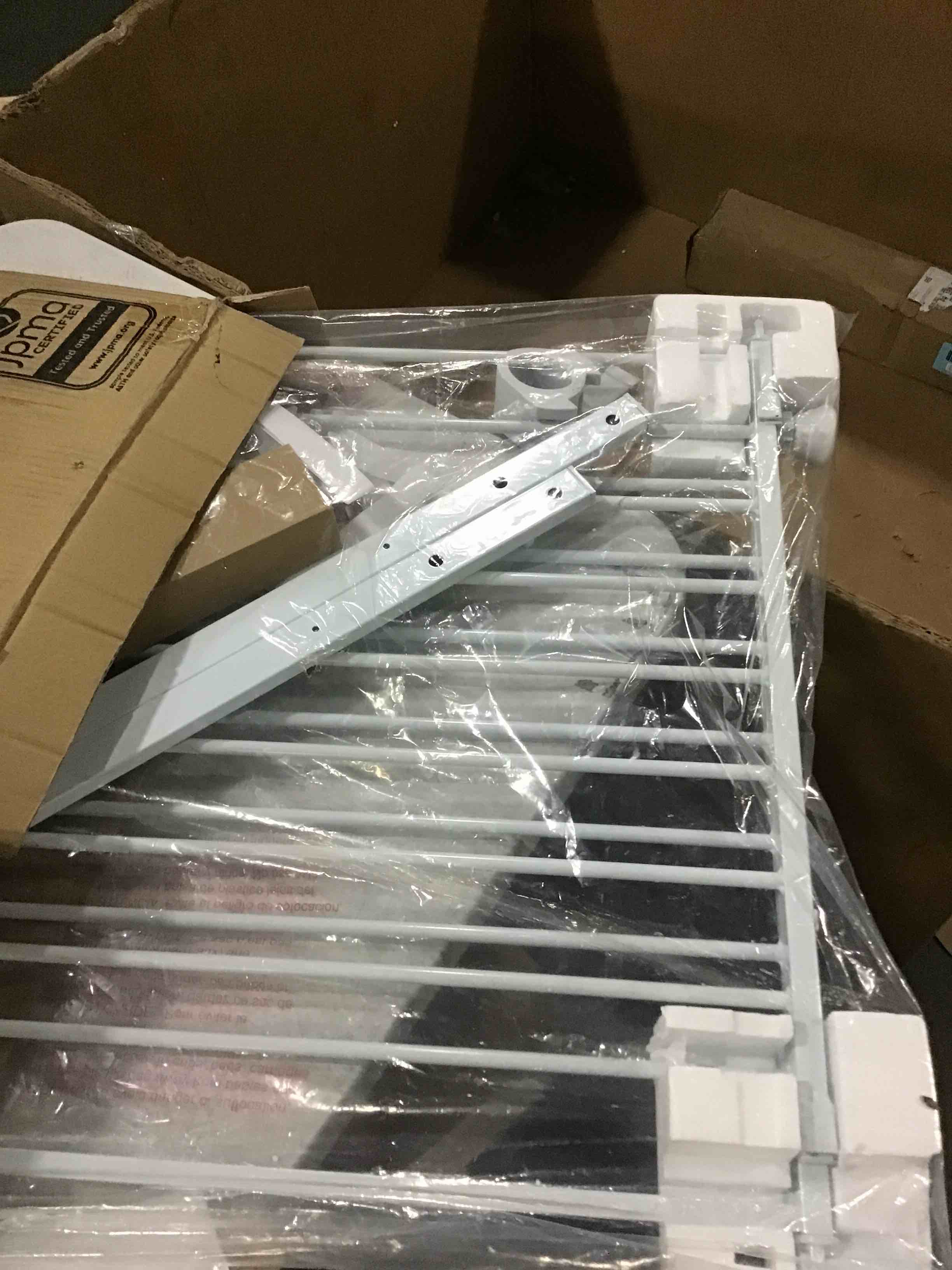 https://s3.amazonaws.com/lotting-images-prod/bidfta/BLU6844606_1730315617033.jpeg