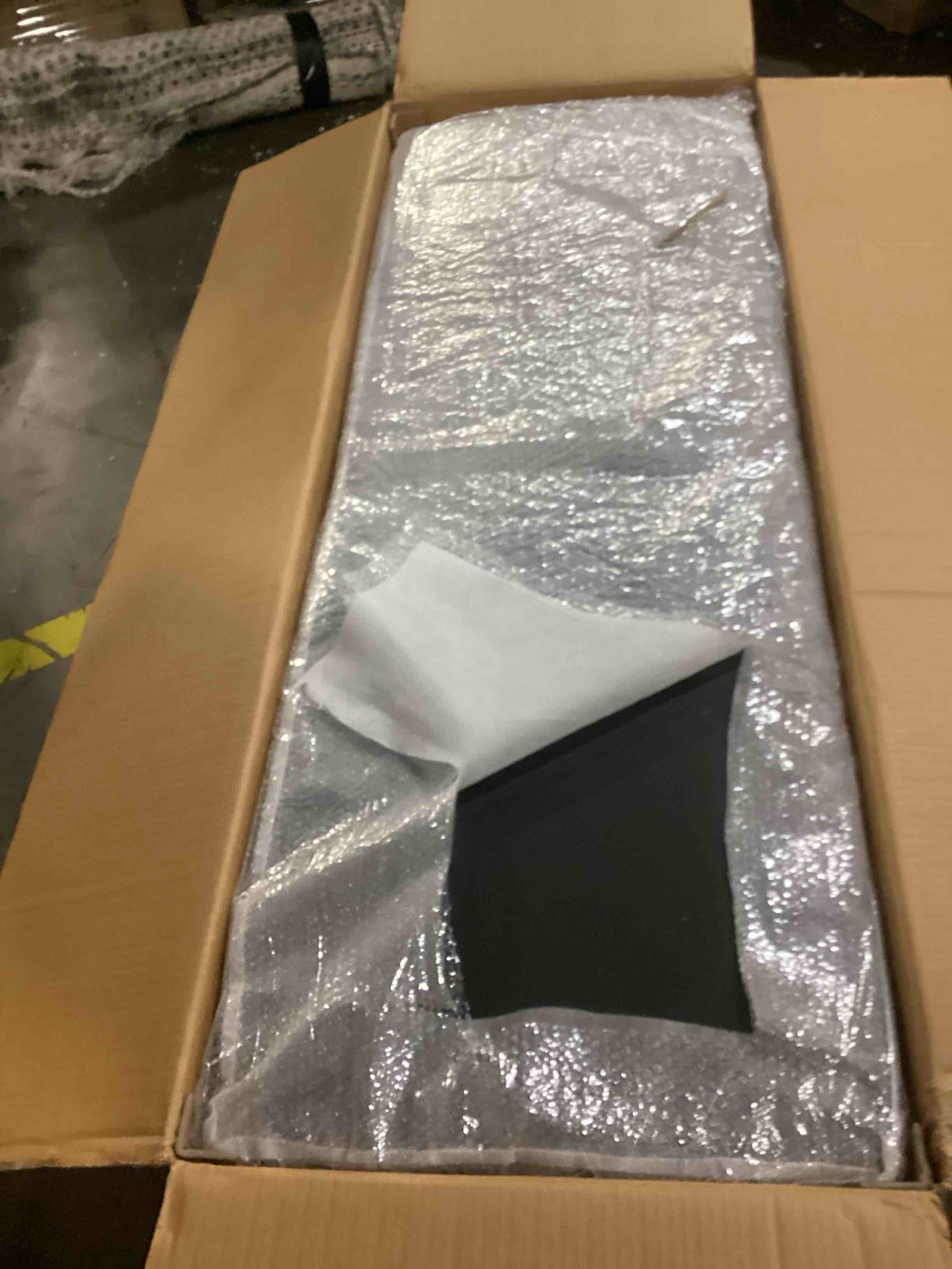 https://s3.amazonaws.com/lotting-images-prod/bidfta/BLU6844652_1732636054680.jpeg