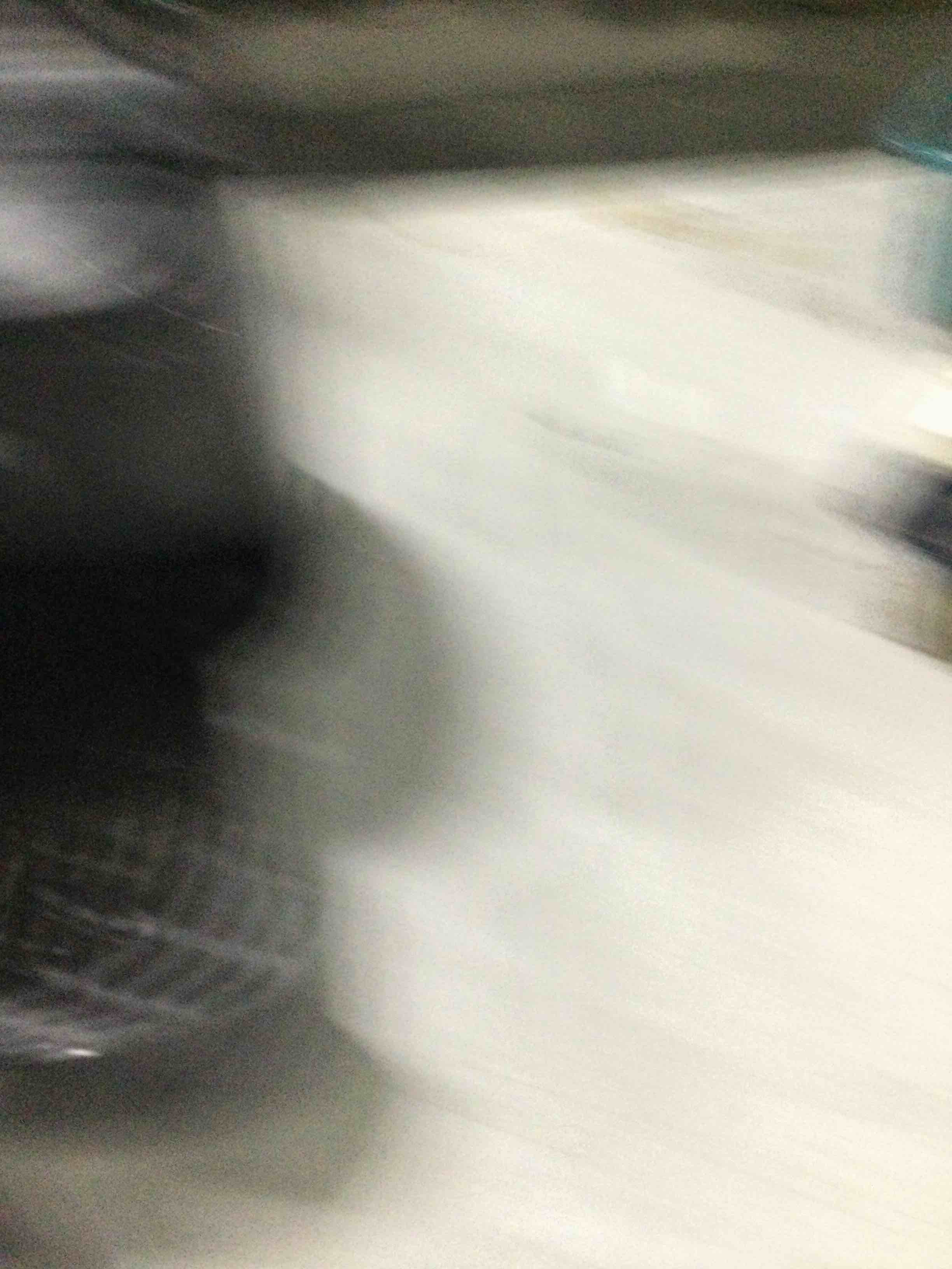 https://s3.amazonaws.com/lotting-images-prod/bidfta/BLU6844710_1732713759435.jpeg
