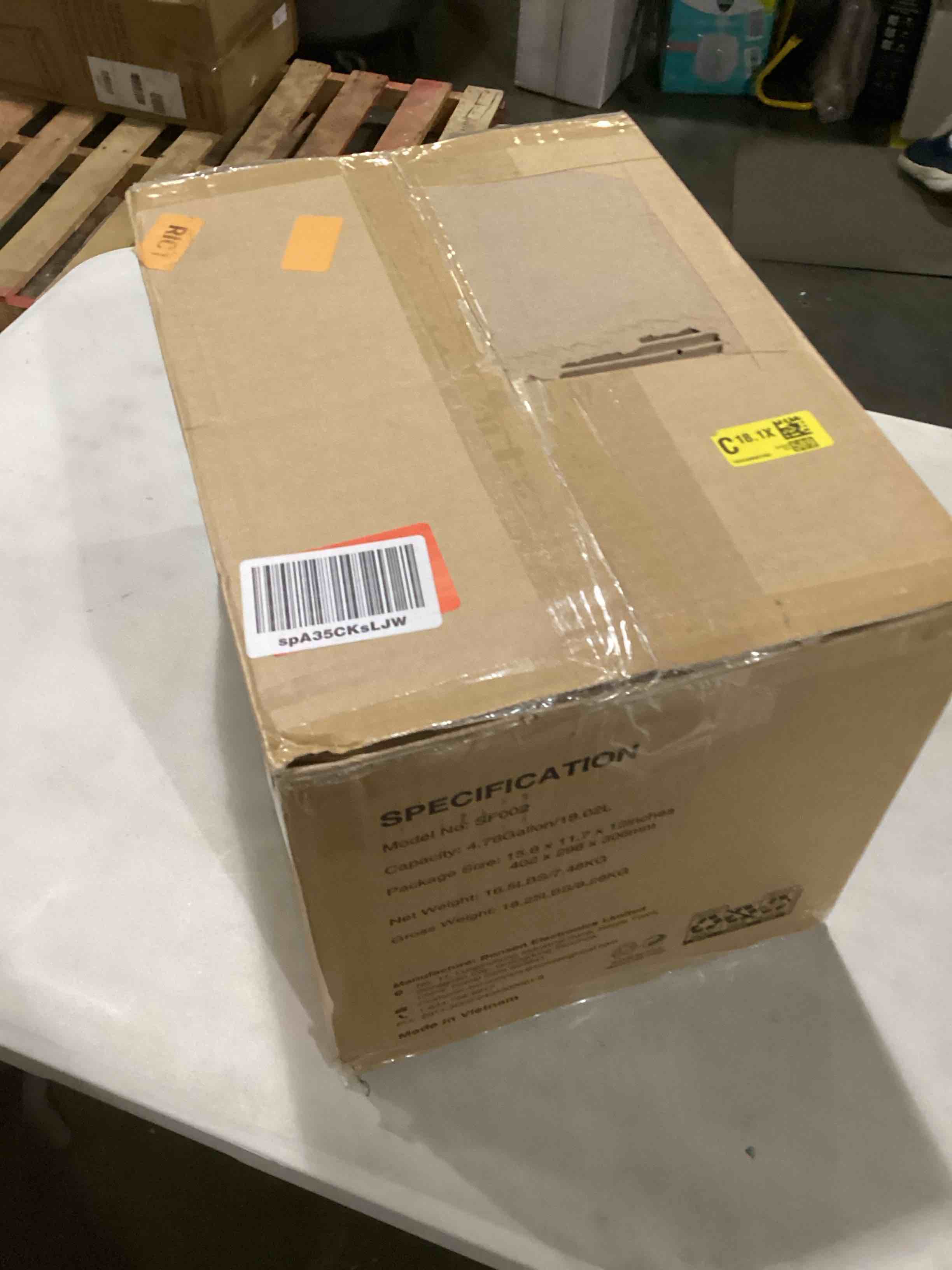https://s3.amazonaws.com/lotting-images-prod/bidfta/BLU6844915_1733316149991.jpeg