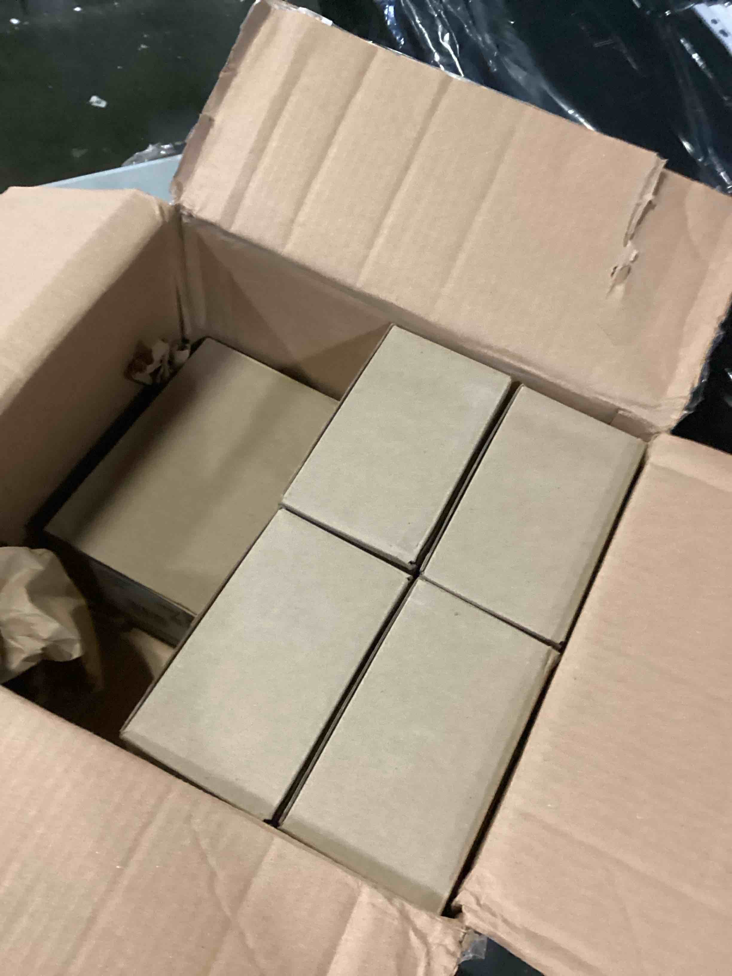 https://s3.amazonaws.com/lotting-images-prod/bidfta/BLU6844987_1728414765715.jpeg