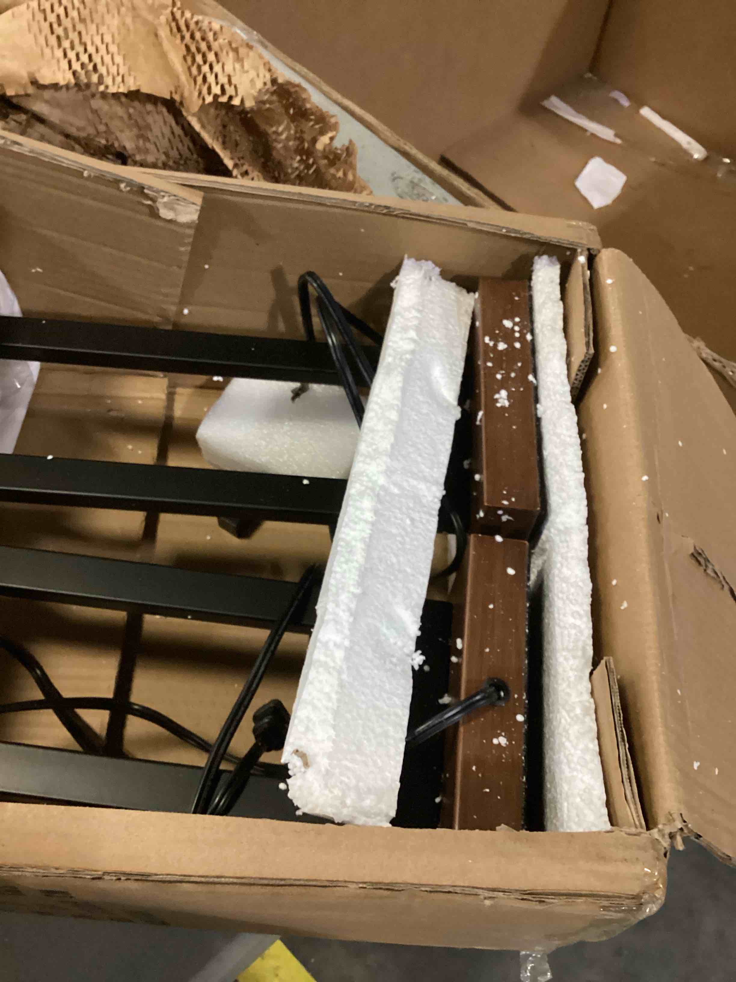 https://s3.amazonaws.com/lotting-images-prod/bidfta/BLU6845070_1728562552562.jpeg