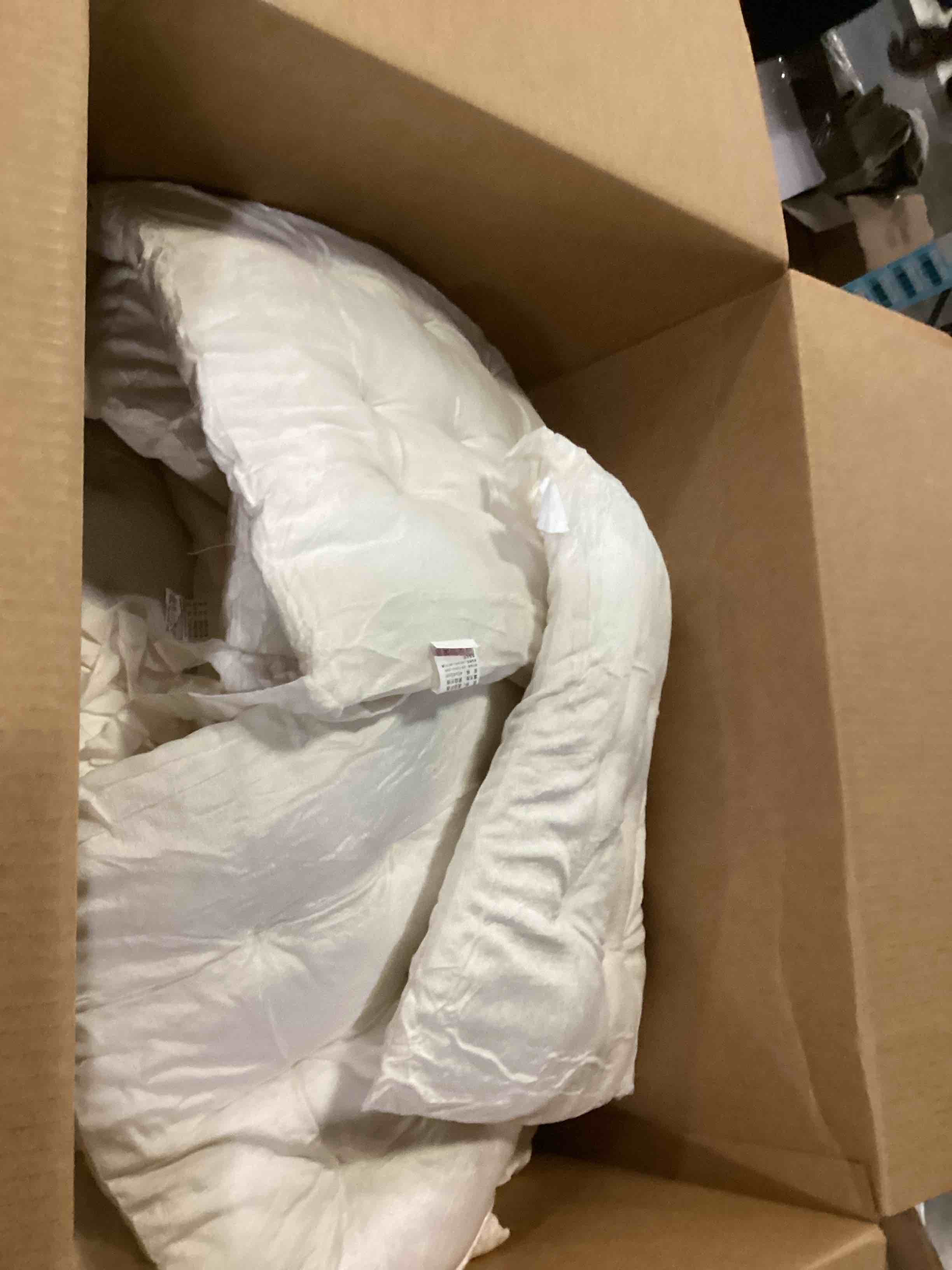 https://s3.amazonaws.com/lotting-images-prod/bidfta/BLU6845170_1728666725616.jpeg