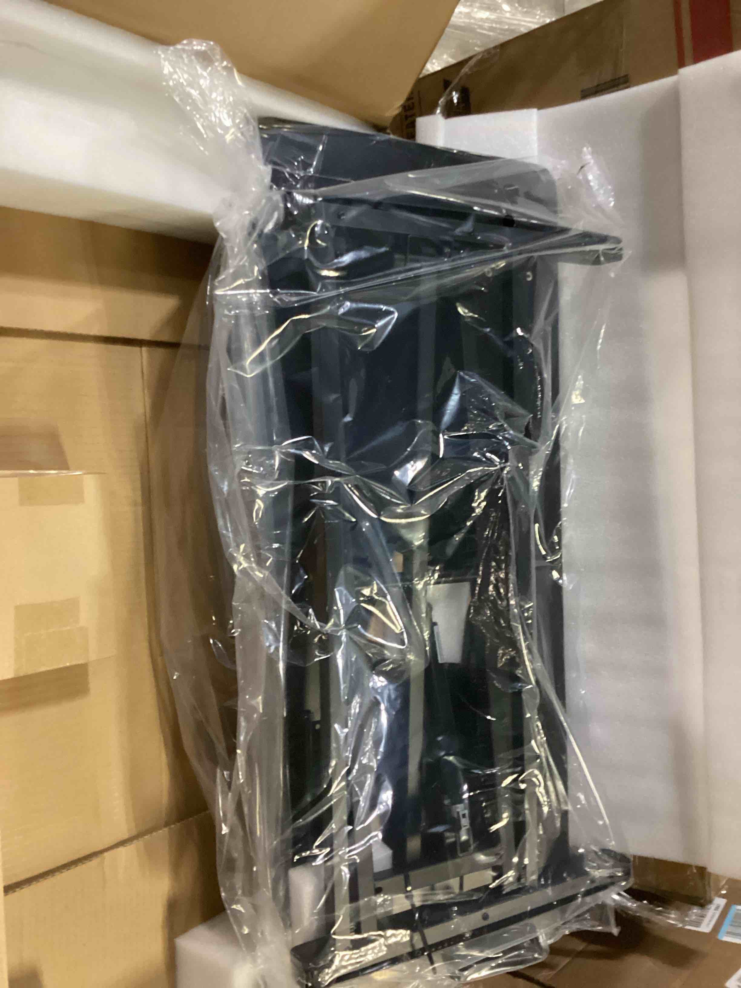 https://s3.amazonaws.com/lotting-images-prod/bidfta/BLU6845176_1728668372877.jpeg