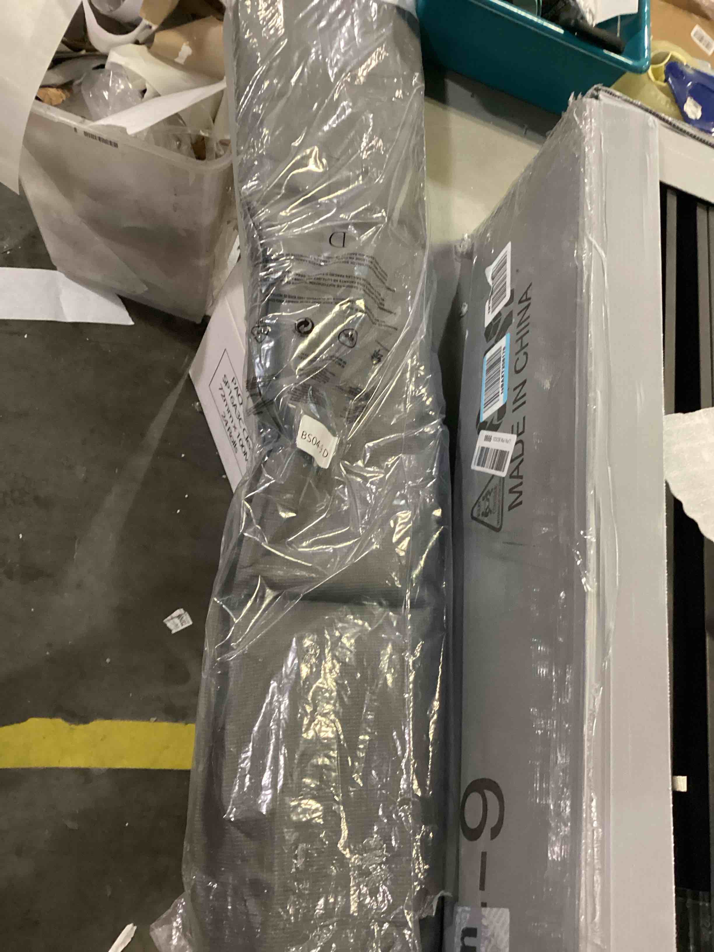 https://s3.amazonaws.com/lotting-images-prod/bidfta/BLU6845252_1728912809187.jpeg