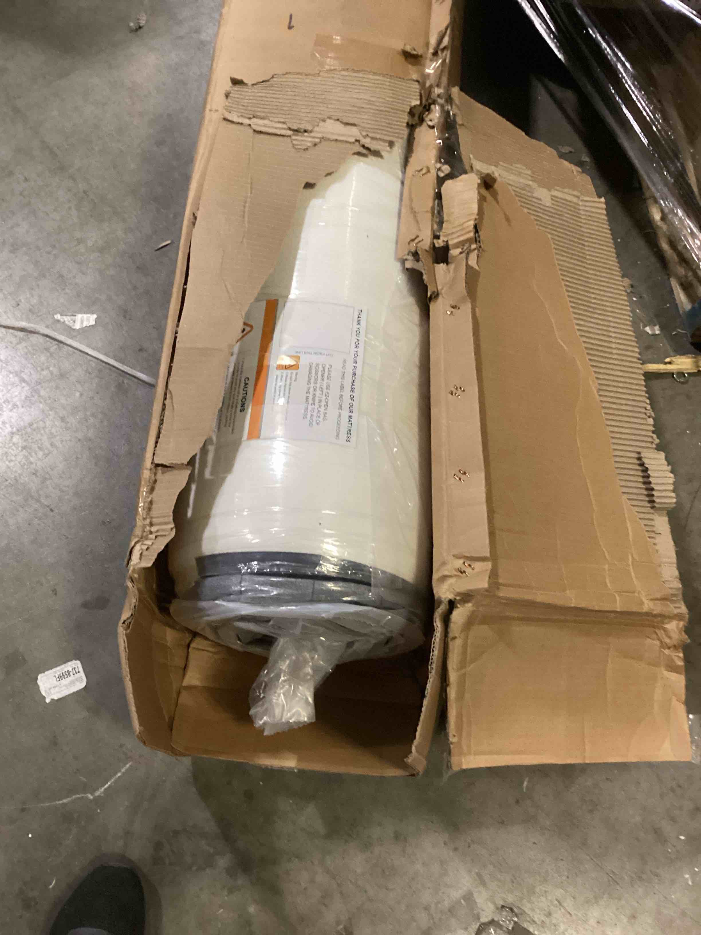 https://s3.amazonaws.com/lotting-images-prod/bidfta/BLU6845308_1728933545448.jpeg