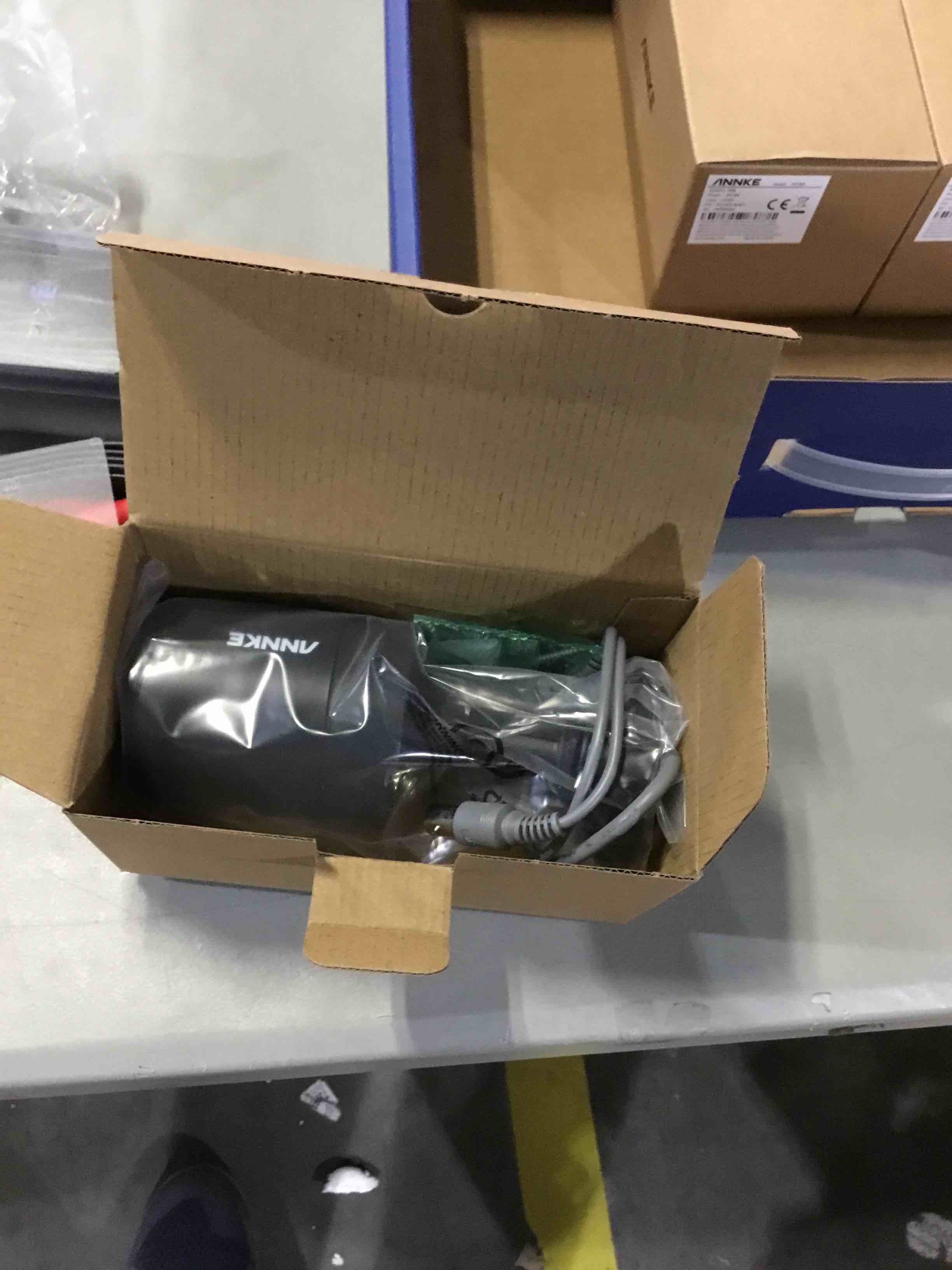 https://s3.amazonaws.com/lotting-images-prod/bidfta/BLU6845404_1729090721731.jpeg