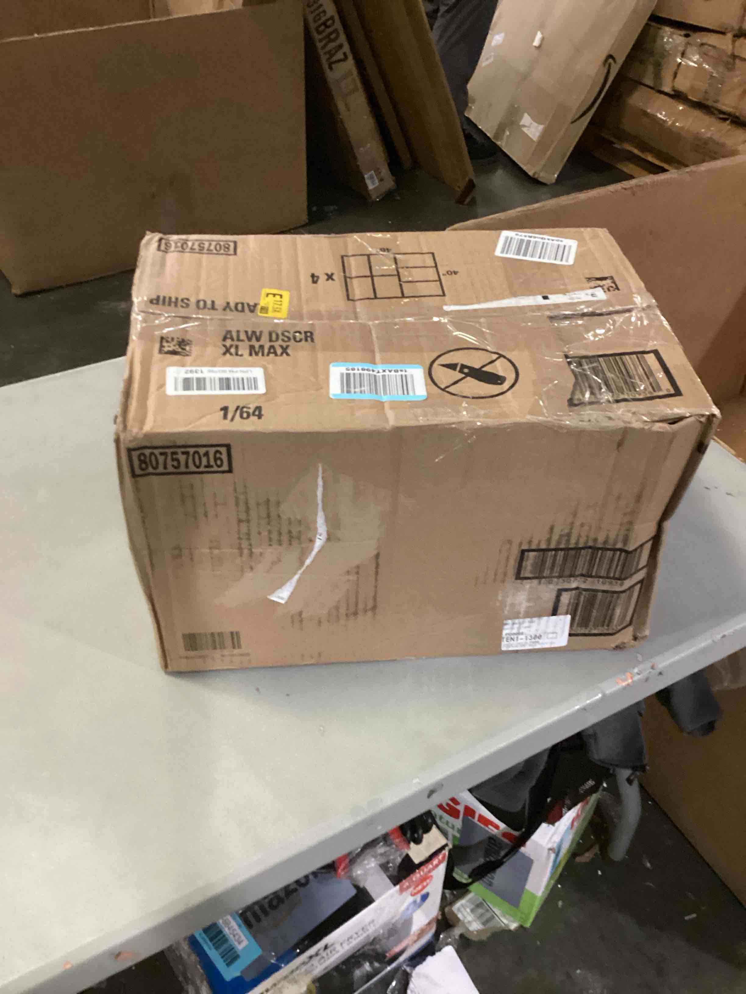 https://s3.amazonaws.com/lotting-images-prod/bidfta/BLU6845486_1729175695967.jpeg