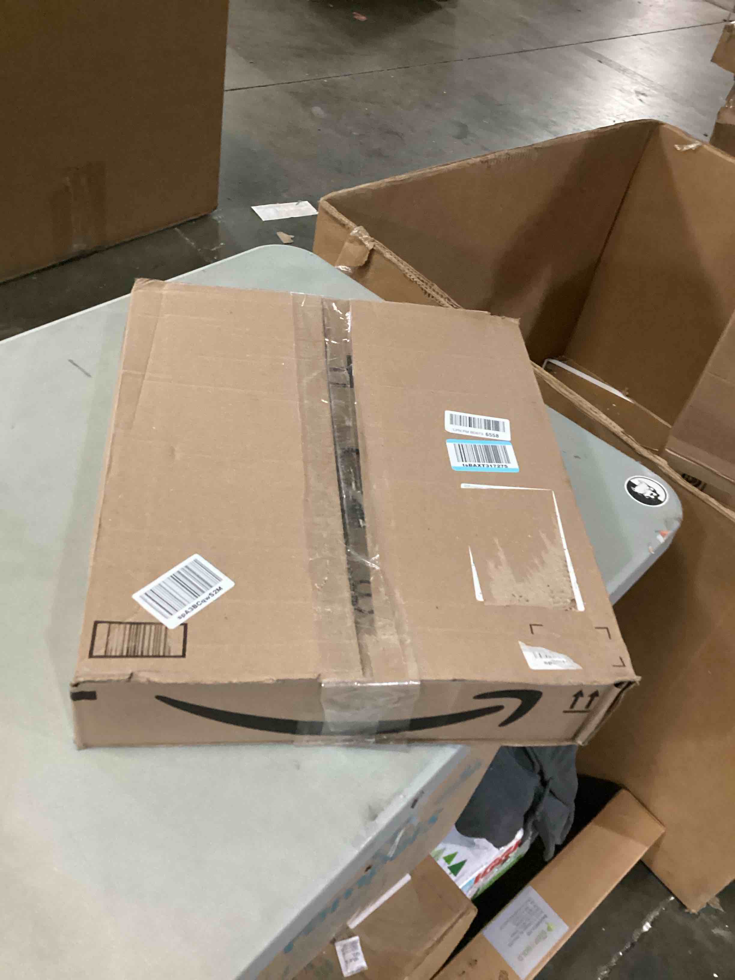 https://s3.amazonaws.com/lotting-images-prod/bidfta/BLU6845652_1729270623356.jpeg