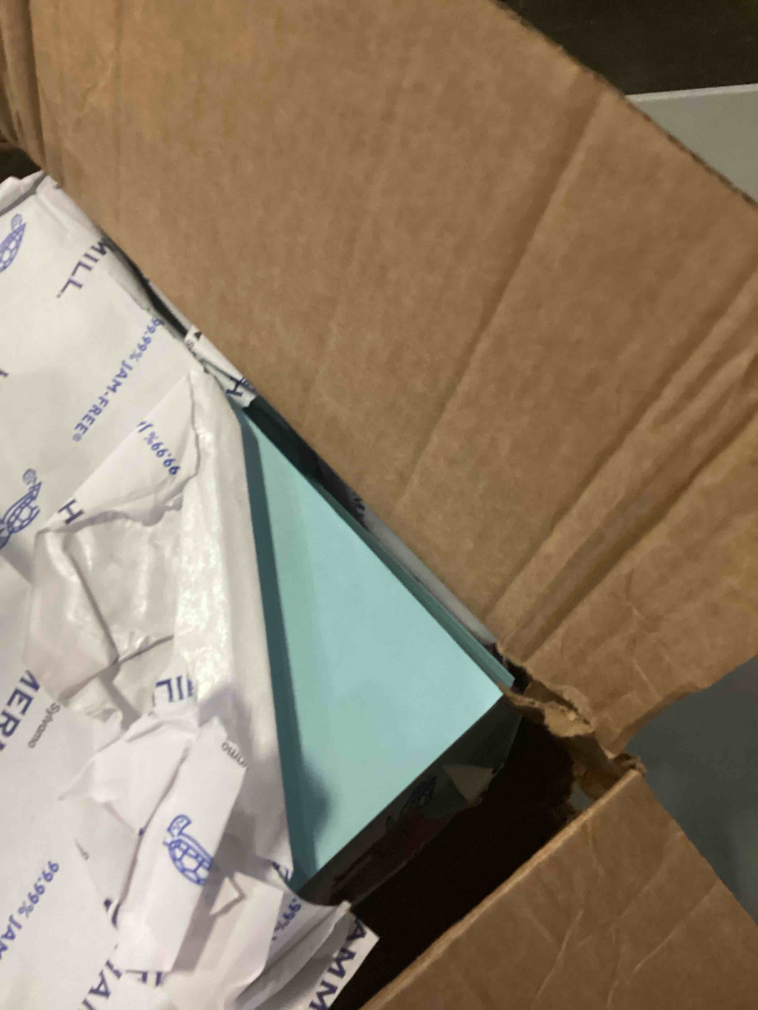 https://s3.amazonaws.com/lotting-images-prod/bidfta/BLU6845736_1729358912240.jpeg