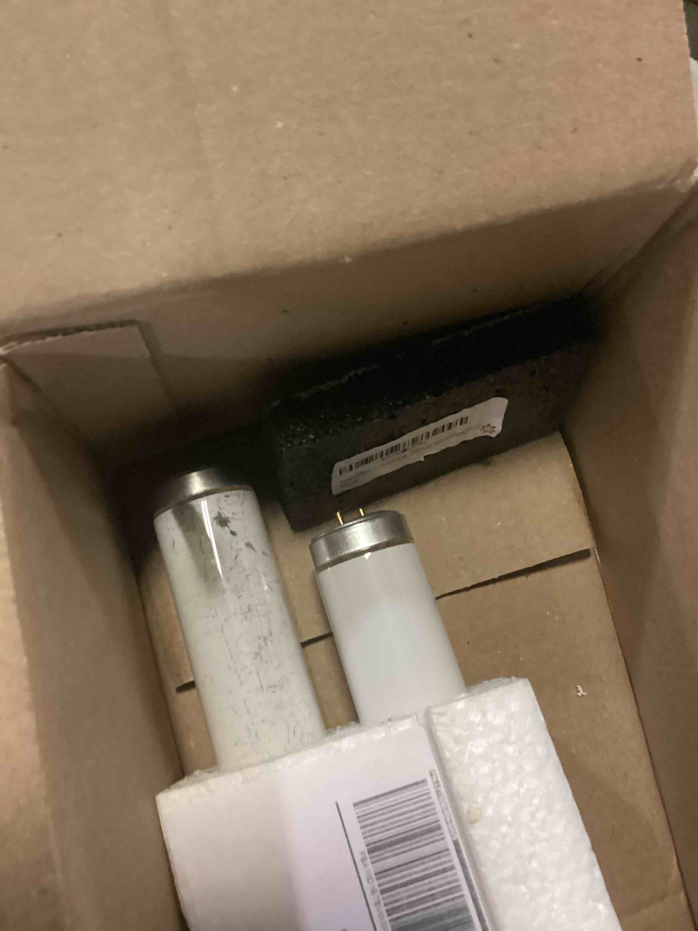 https://s3.amazonaws.com/lotting-images-prod/bidfta/BLU6845739_1729359584468.jpeg