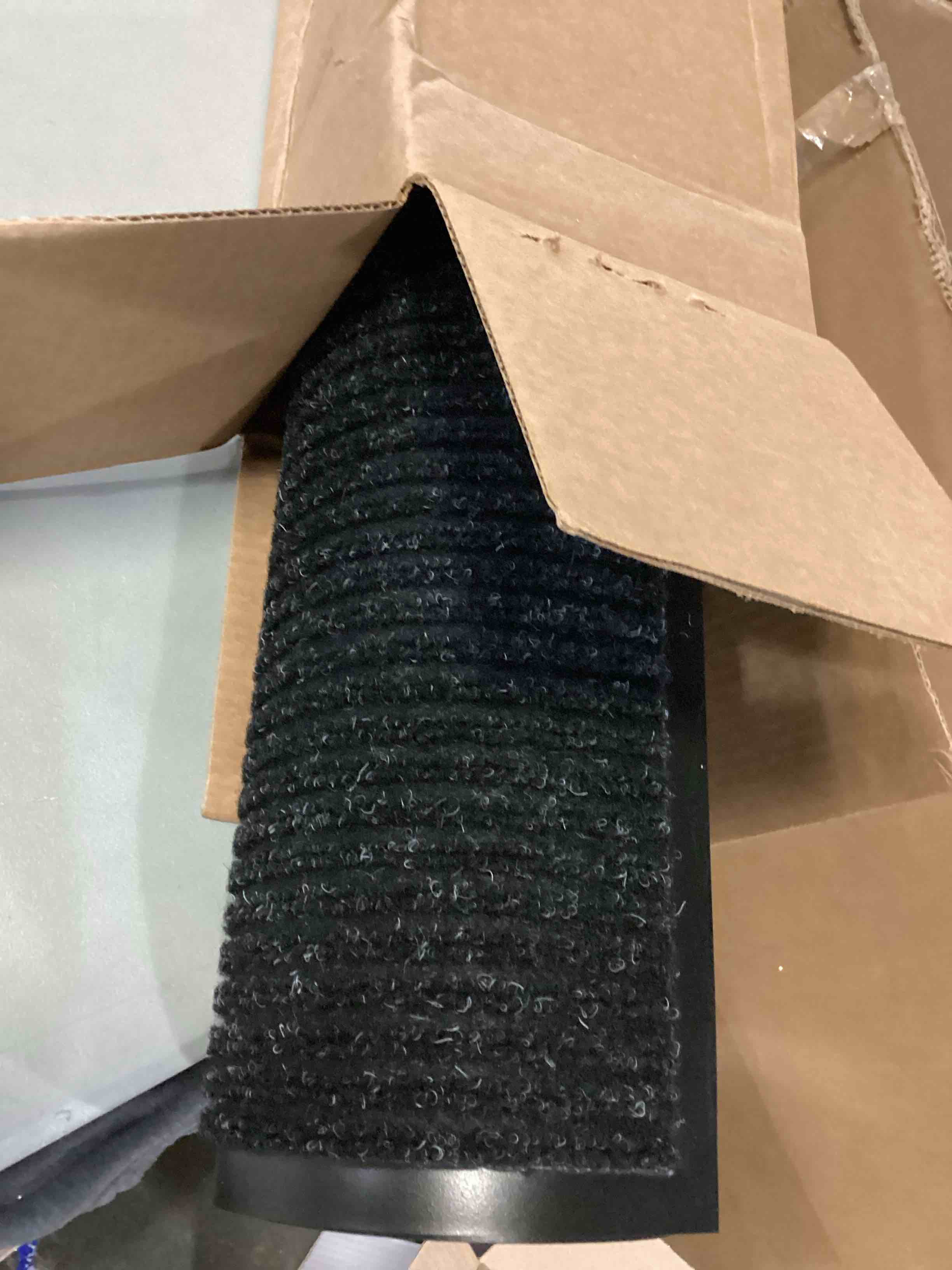 https://s3.amazonaws.com/lotting-images-prod/bidfta/BLU6846017_1729770431446.jpeg