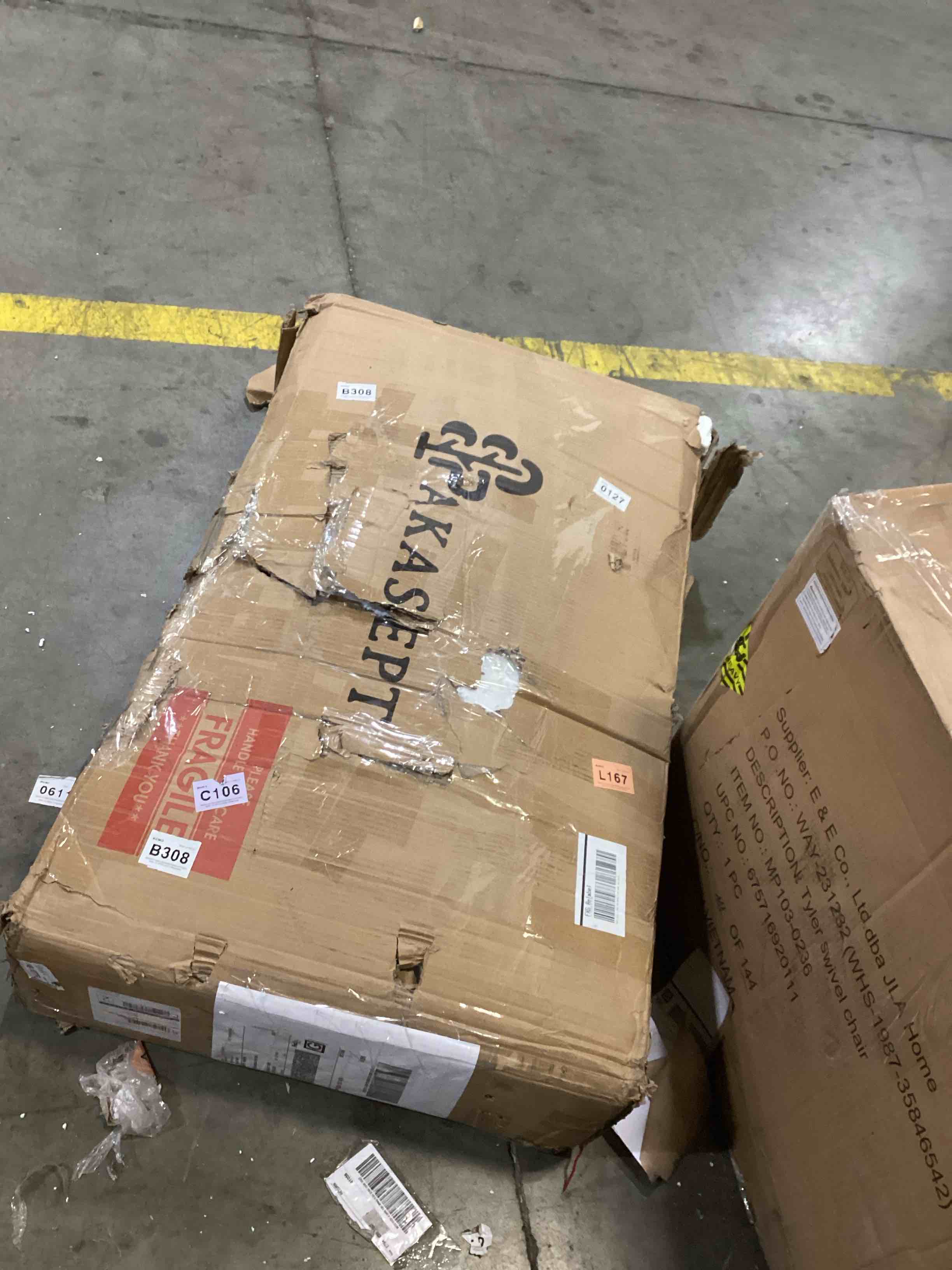 https://s3.amazonaws.com/lotting-images-prod/bidfta/BLU6846197_1730122296791.jpeg