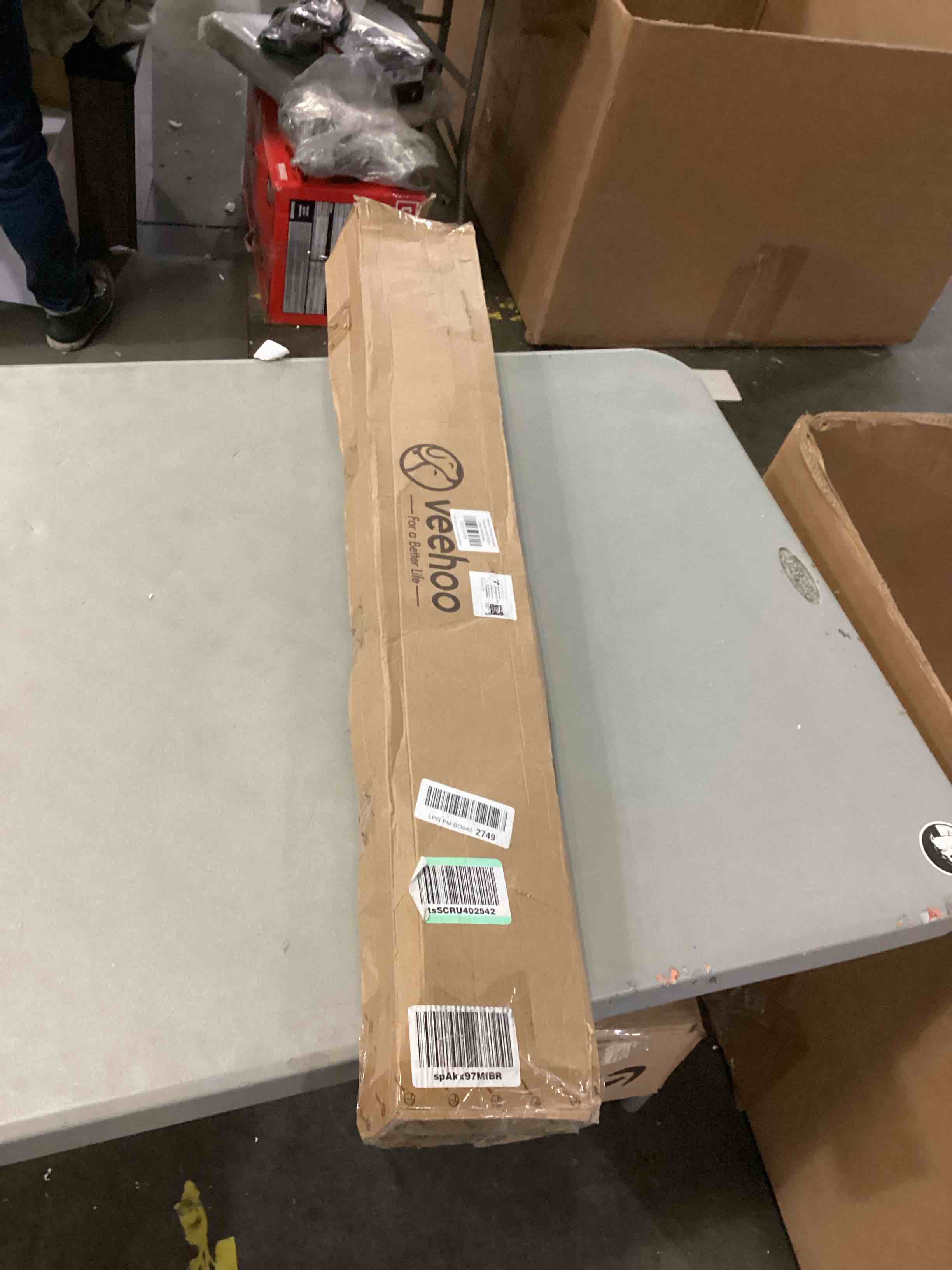 https://s3.amazonaws.com/lotting-images-prod/bidfta/BLU6846209_1730127823686.jpeg