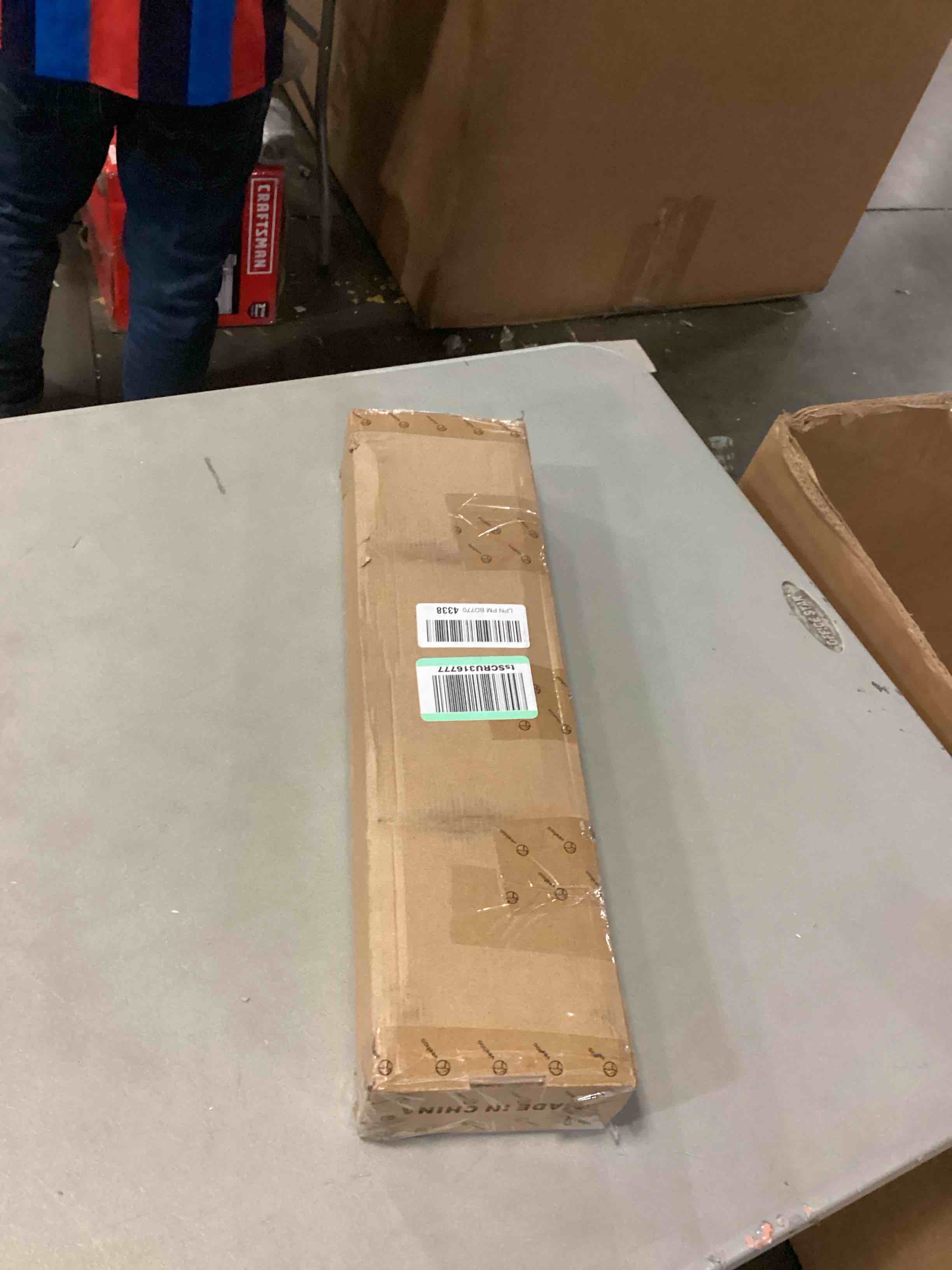 https://s3.amazonaws.com/lotting-images-prod/bidfta/BLU6846211_1730128132750.jpeg