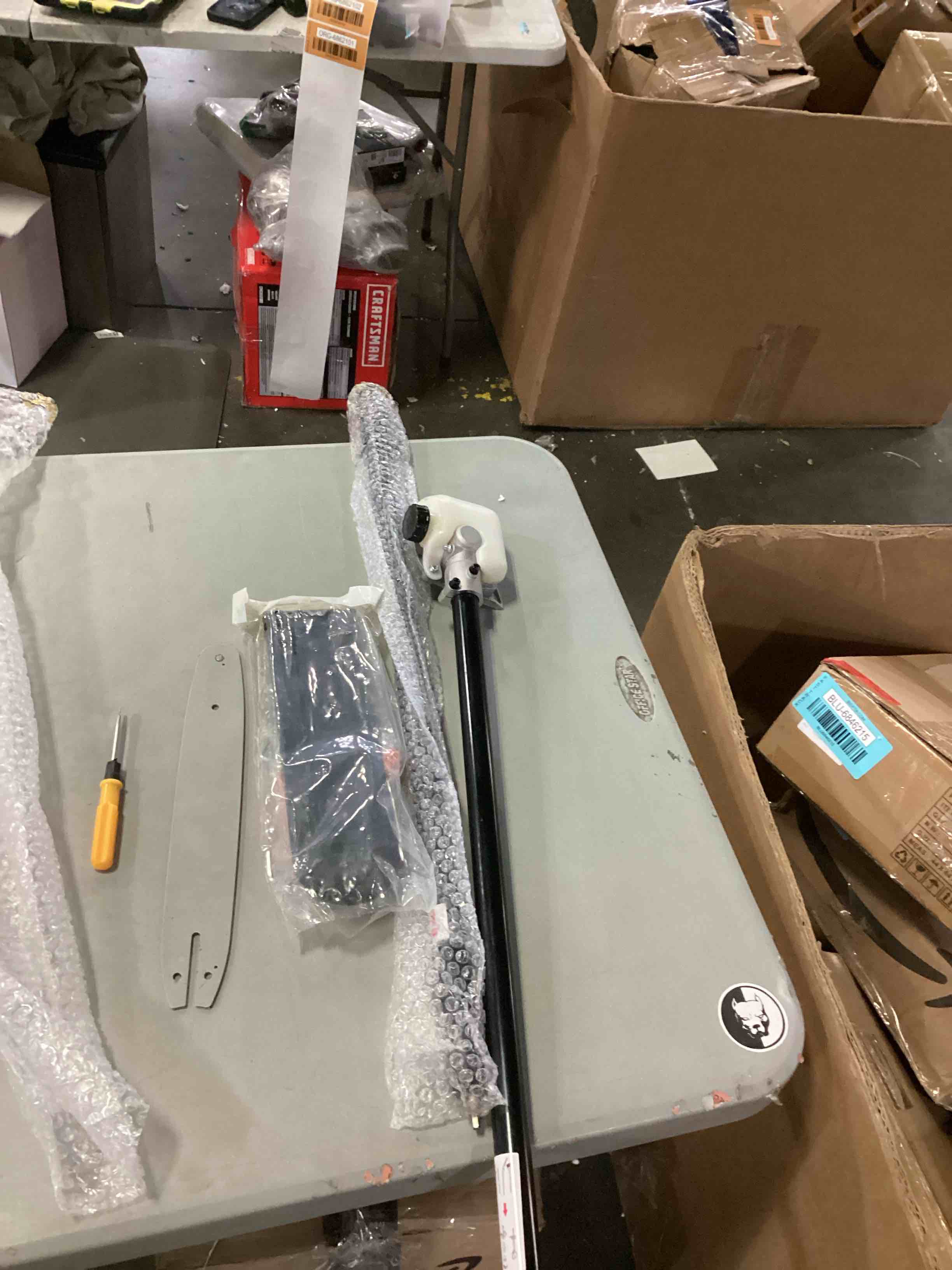 https://s3.amazonaws.com/lotting-images-prod/bidfta/BLU6846217_1730129191448.jpeg