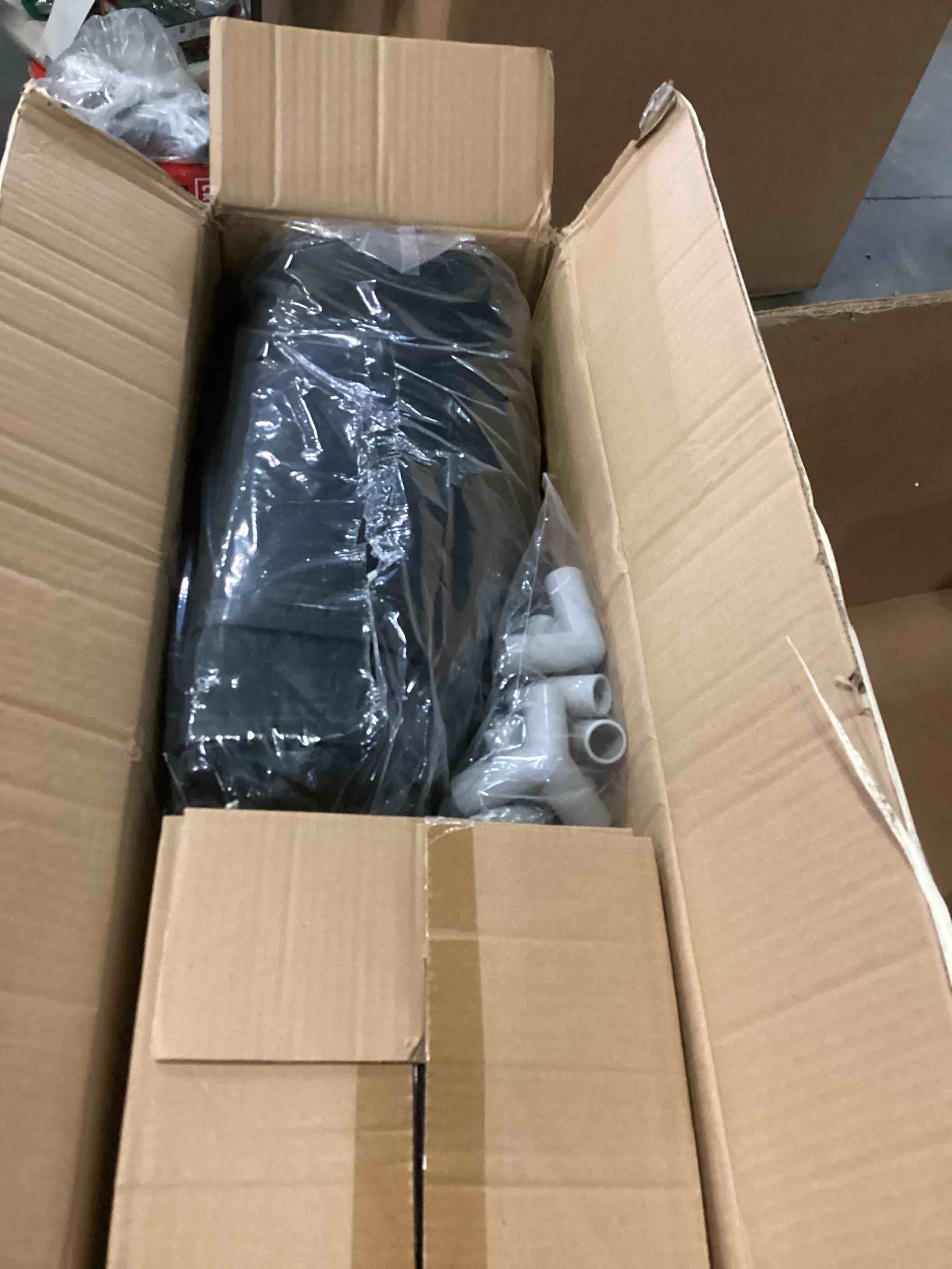 https://s3.amazonaws.com/lotting-images-prod/bidfta/BLU6846252_1730140151530.jpeg