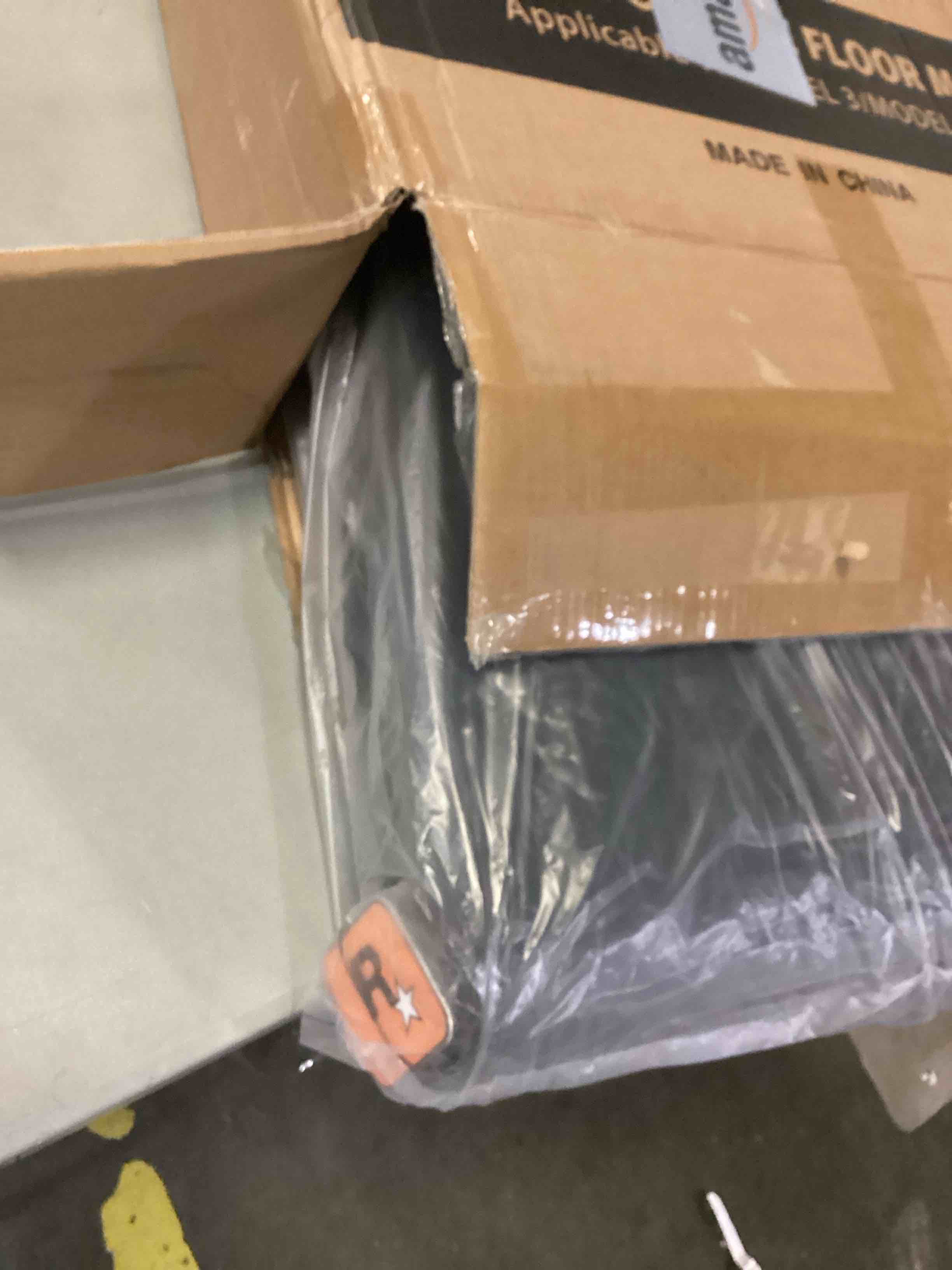 https://s3.amazonaws.com/lotting-images-prod/bidfta/BLU6846273_1730200876510.jpeg