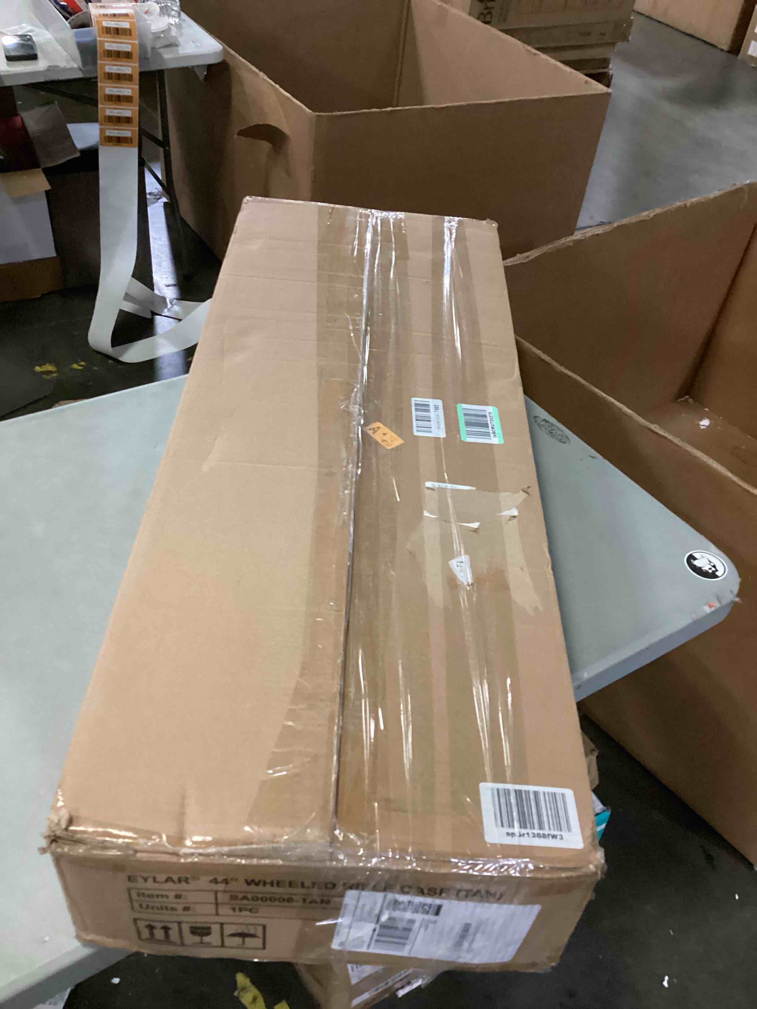 https://s3.amazonaws.com/lotting-images-prod/bidfta/BLU6846296_1730204360142.jpeg