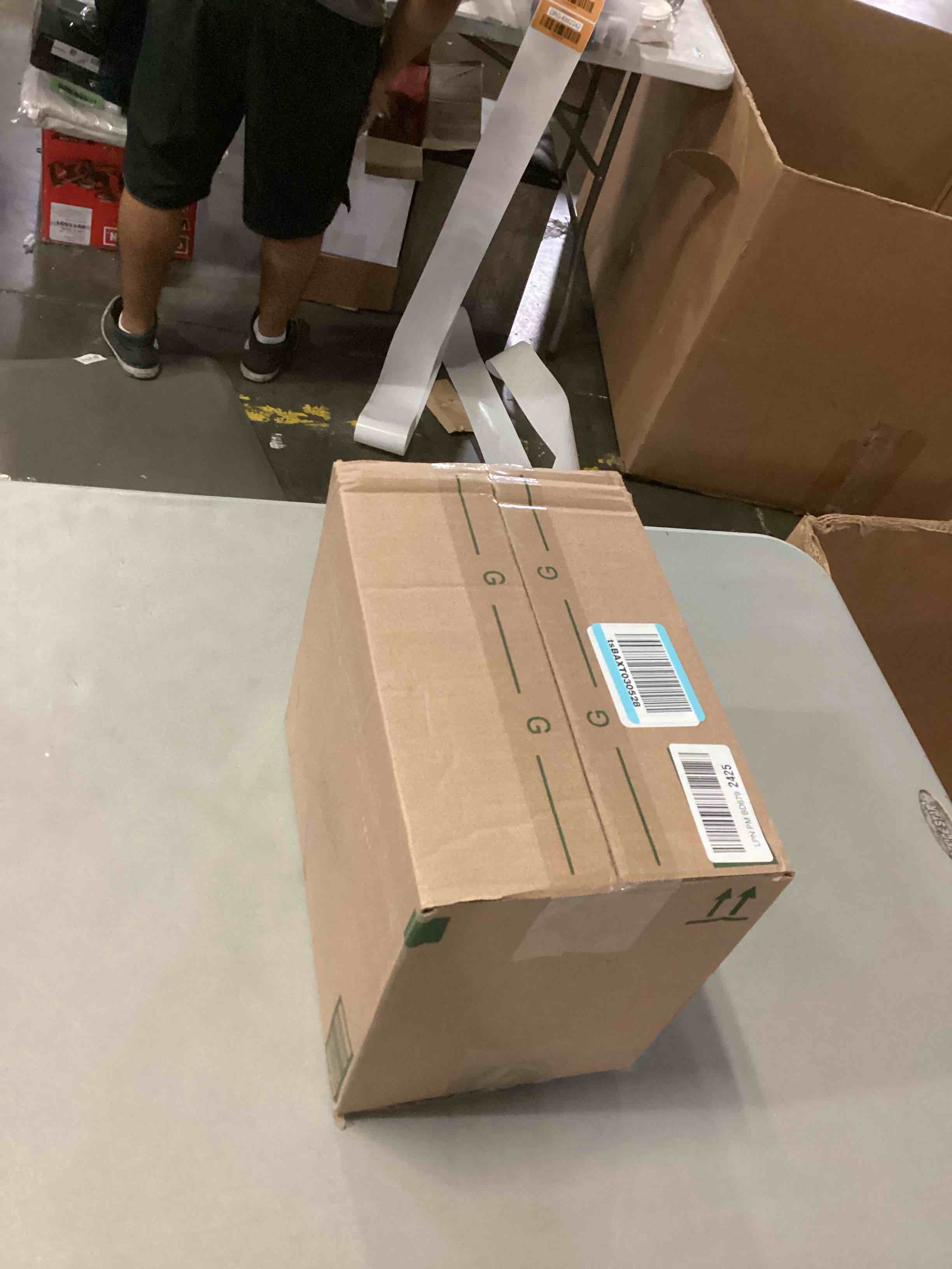 https://s3.amazonaws.com/lotting-images-prod/bidfta/BLU6846320_1730209273977.jpeg