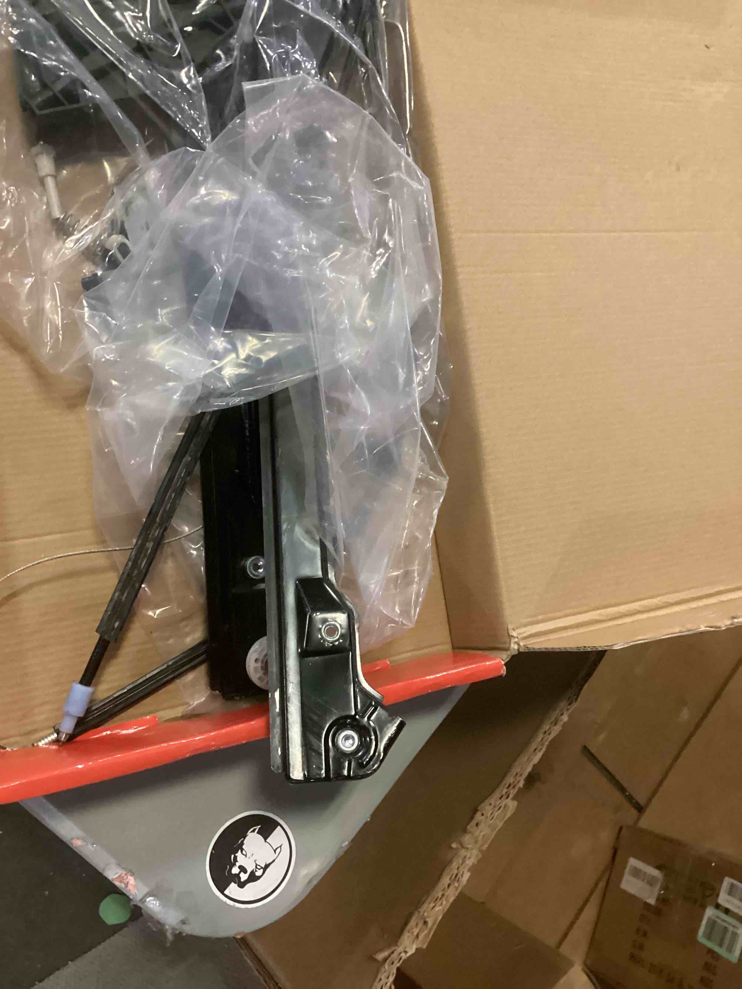https://s3.amazonaws.com/lotting-images-prod/bidfta/BLU6846393_1730226613207.jpeg