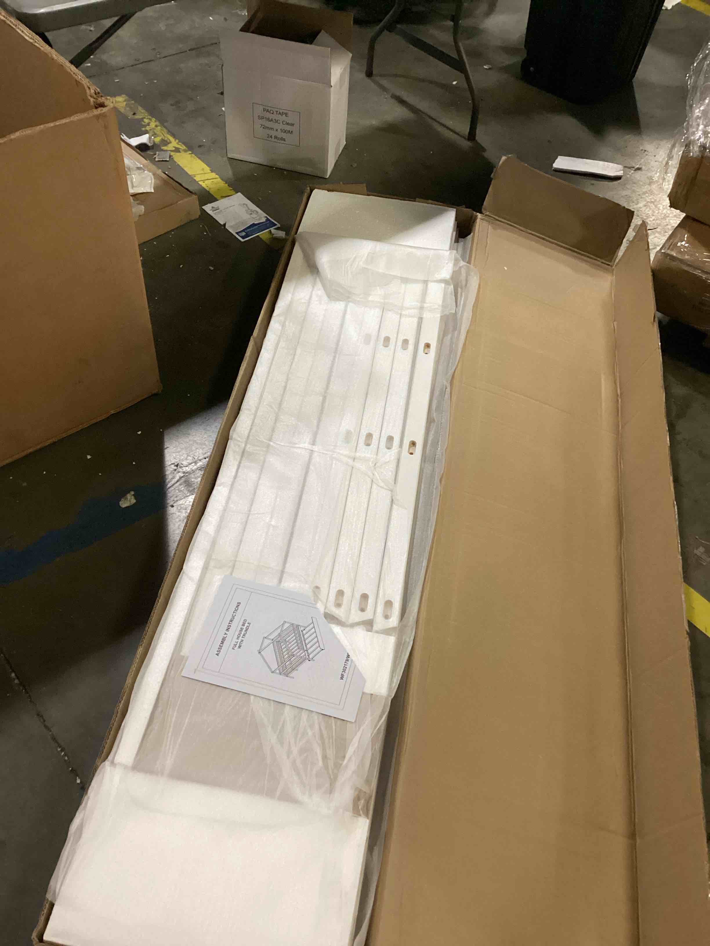 https://s3.amazonaws.com/lotting-images-prod/bidfta/BLU6846417_1730287449183.jpeg