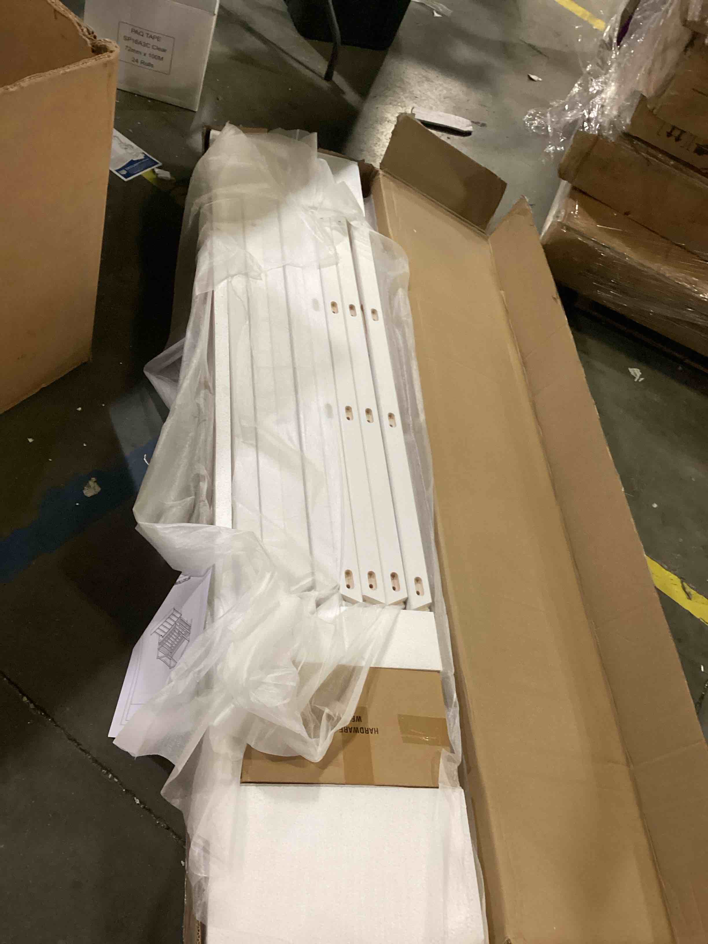 https://s3.amazonaws.com/lotting-images-prod/bidfta/BLU6846417_1730287471940.jpeg