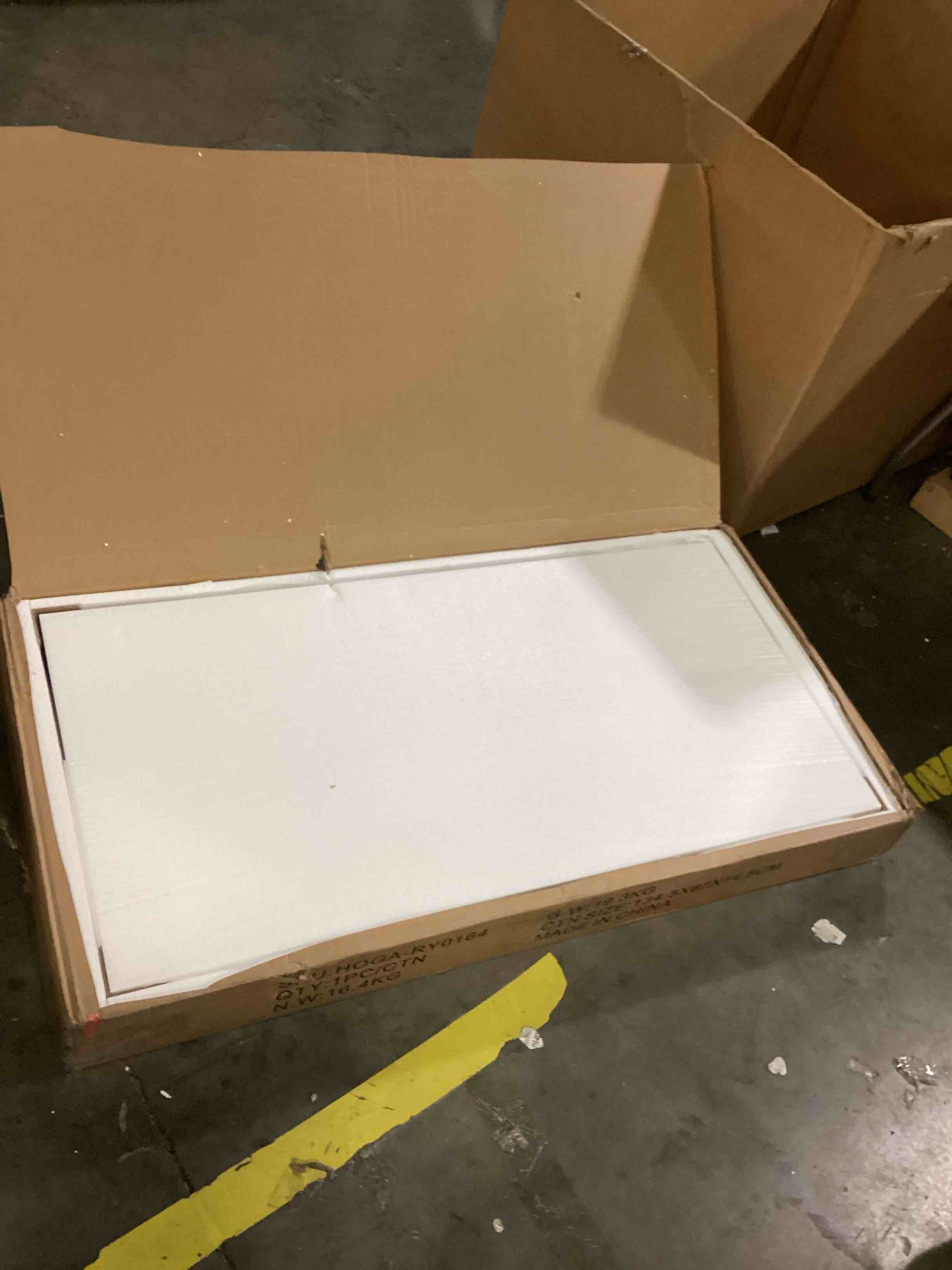 https://s3.amazonaws.com/lotting-images-prod/bidfta/BLU6846427_1730290845118.jpeg