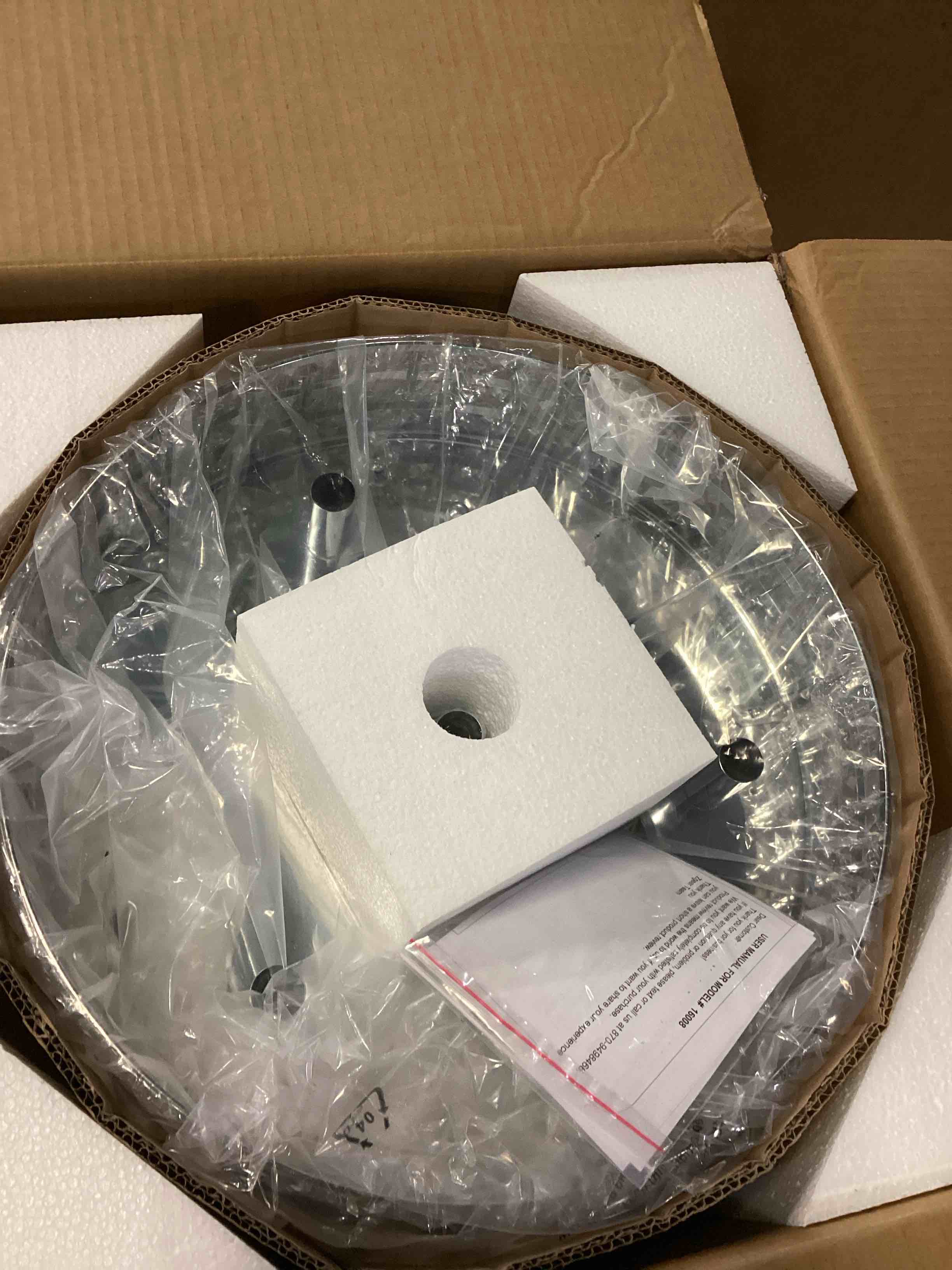 https://s3.amazonaws.com/lotting-images-prod/bidfta/BLU6846438_1730294862858.jpeg