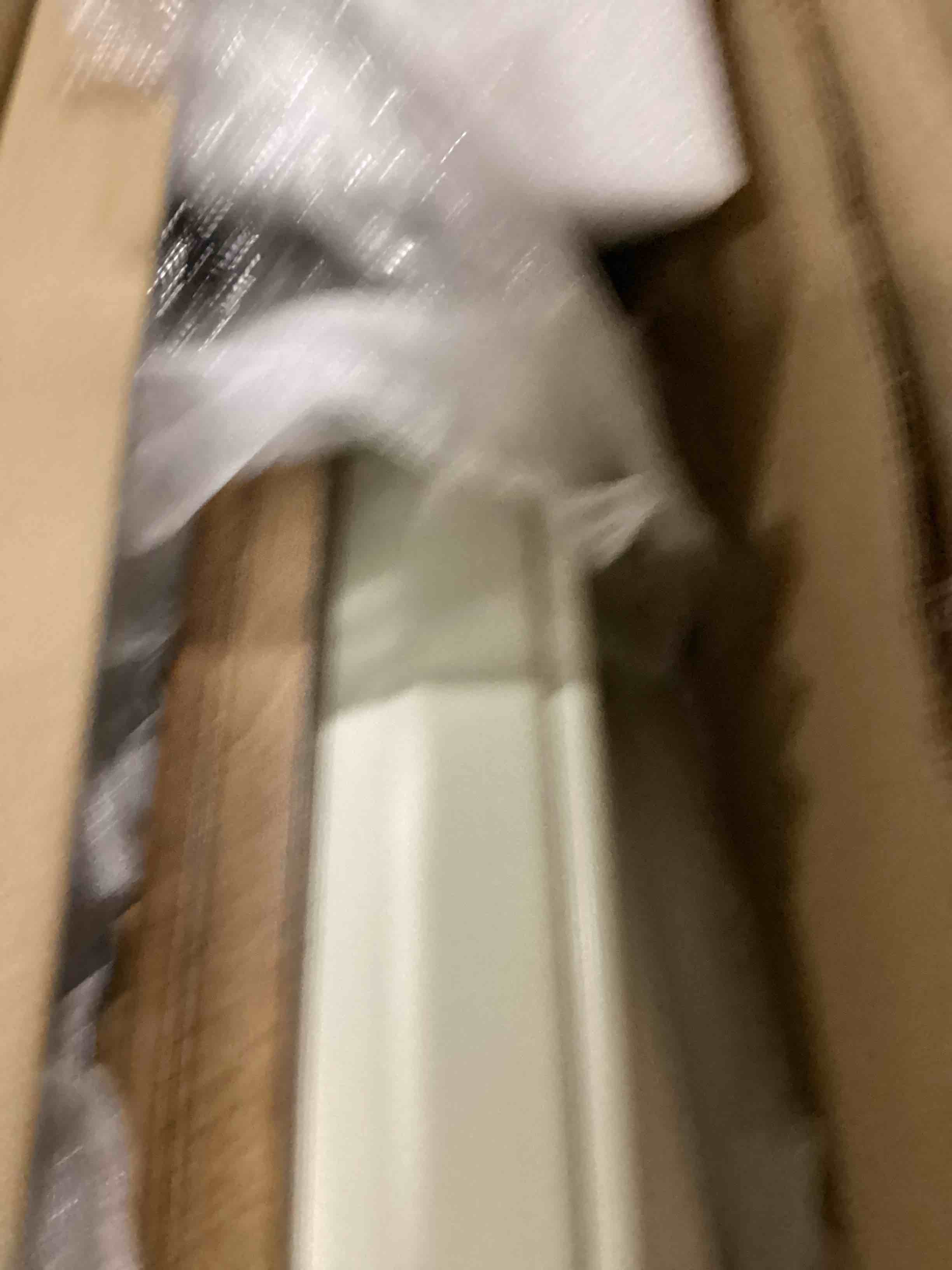 https://s3.amazonaws.com/lotting-images-prod/bidfta/BLU6846967_1728494359966.jpeg