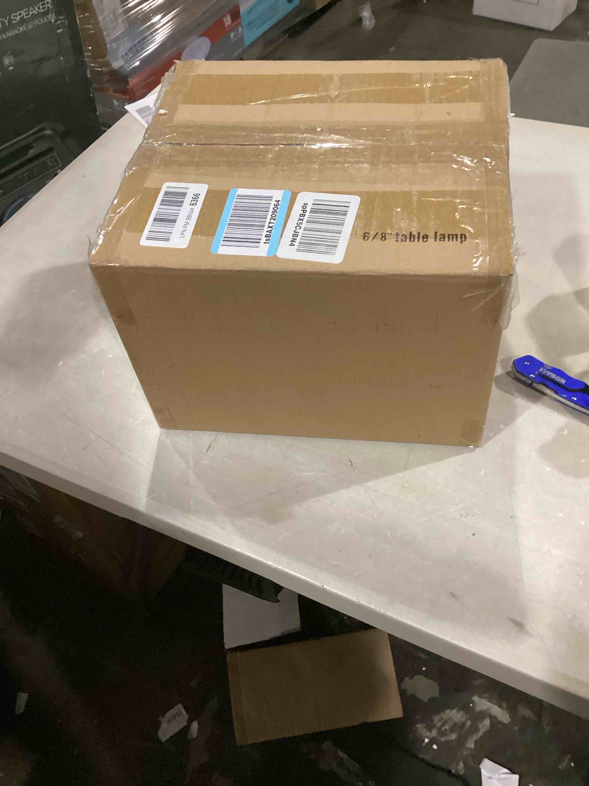 https://s3.amazonaws.com/lotting-images-prod/bidfta/BLU6847056_1728661816504.jpeg