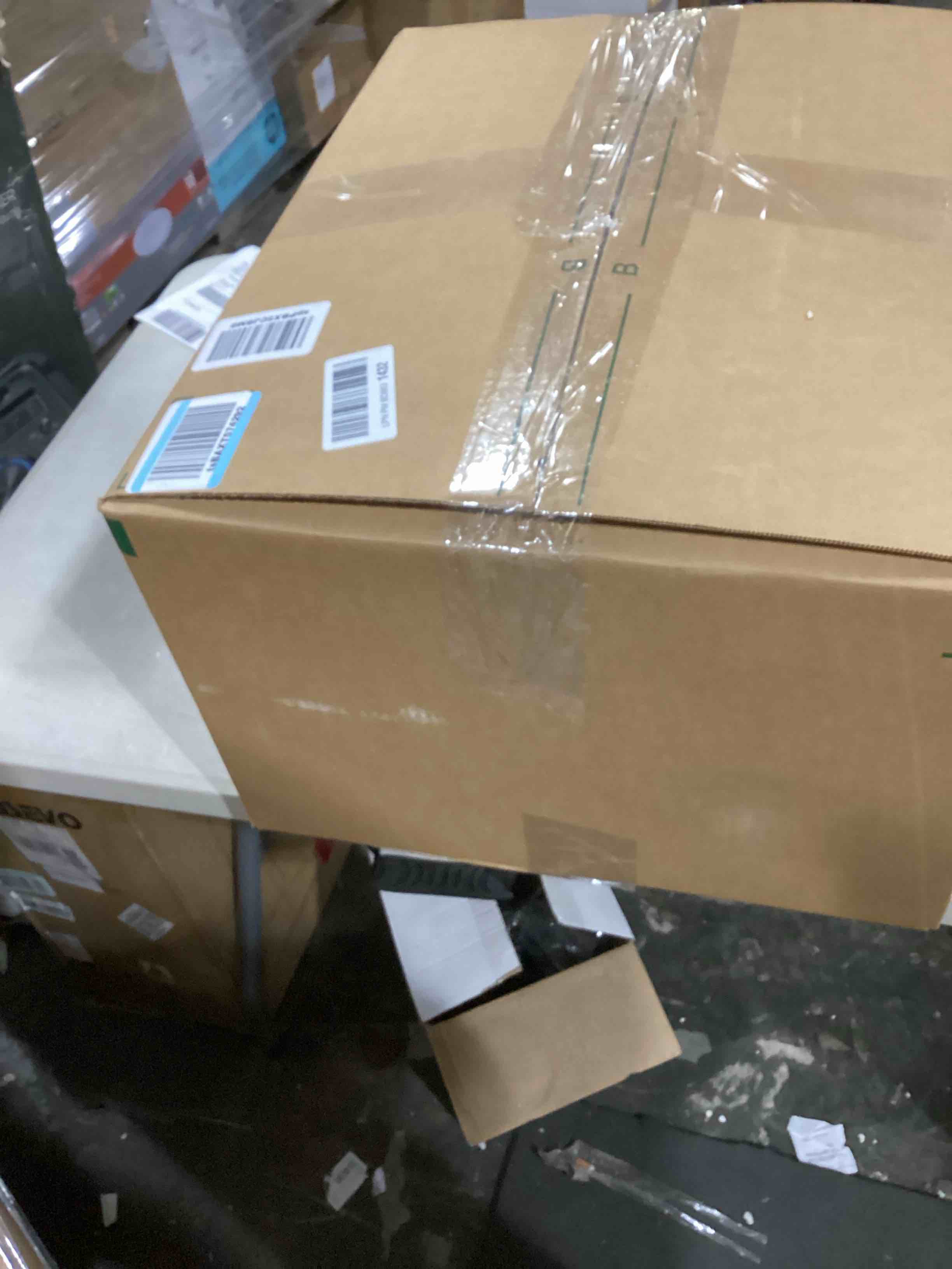 https://s3.amazonaws.com/lotting-images-prod/bidfta/BLU6847057_1728661984227.jpeg