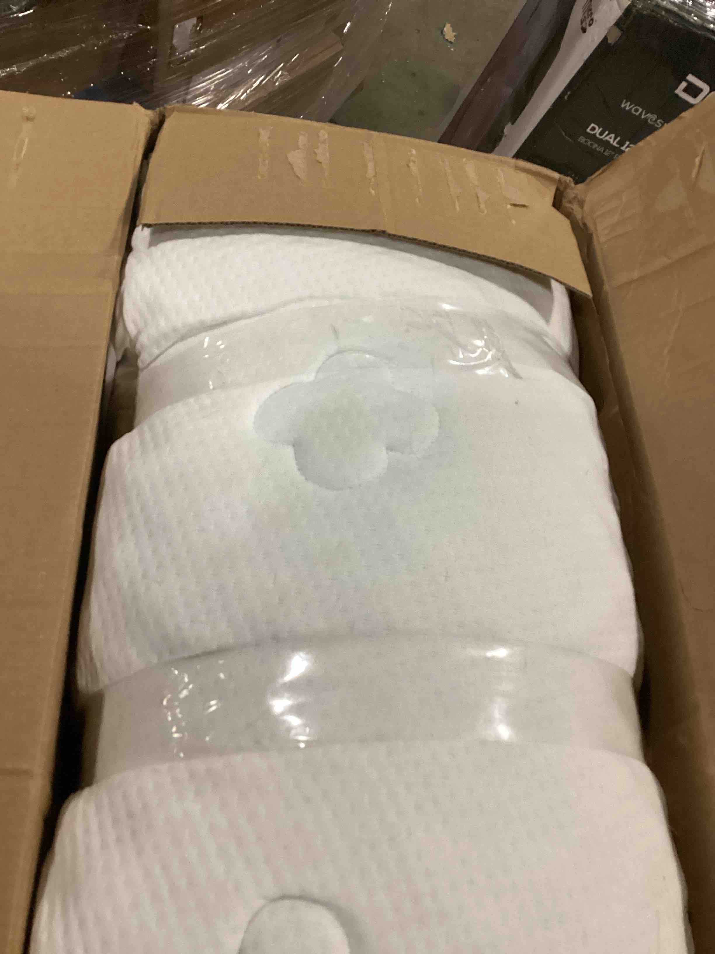 https://s3.amazonaws.com/lotting-images-prod/bidfta/BLU6847393_1729088603720.jpeg
