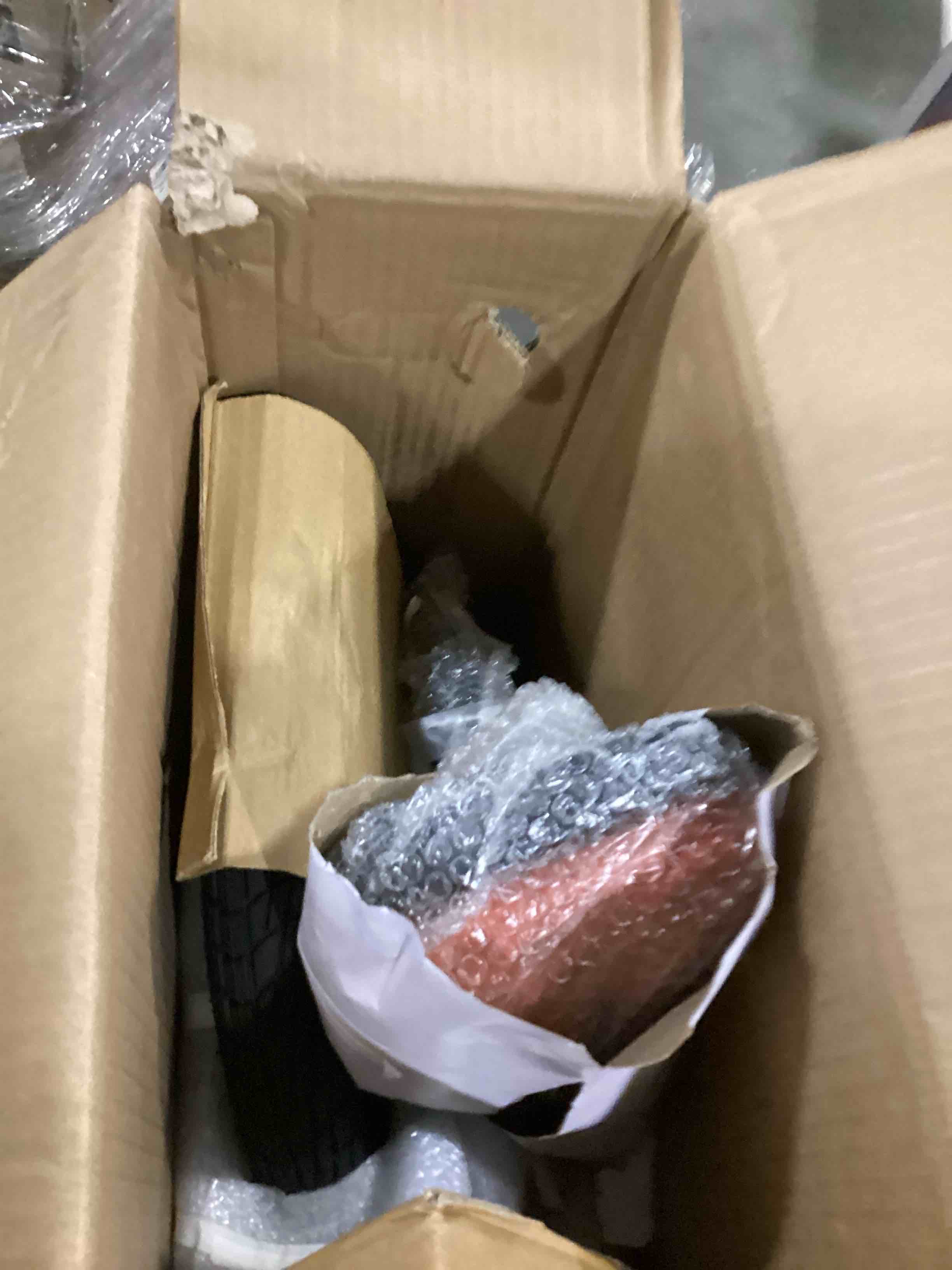 https://s3.amazonaws.com/lotting-images-prod/bidfta/BLU6847508_1729174798950.jpeg