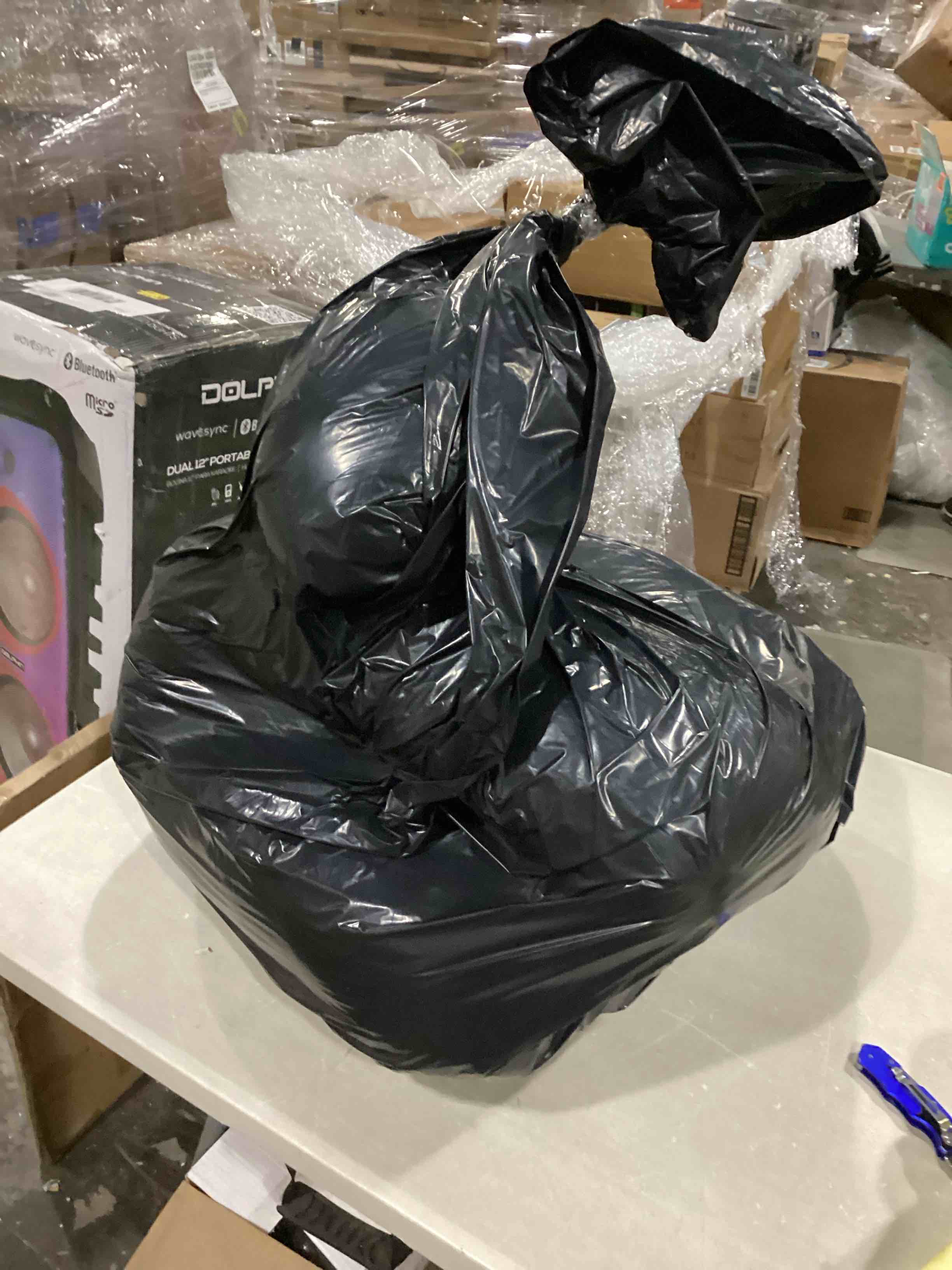 https://s3.amazonaws.com/lotting-images-prod/bidfta/BLU6847609_1729265154749.jpeg